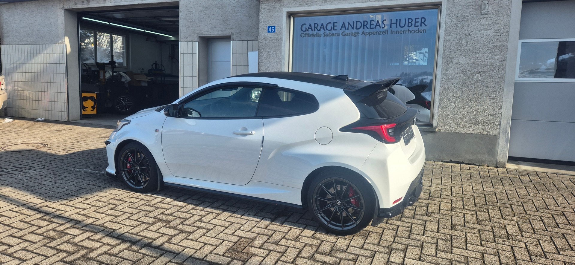 TOYOTA Yaris 1.6 GR Sport-image-2