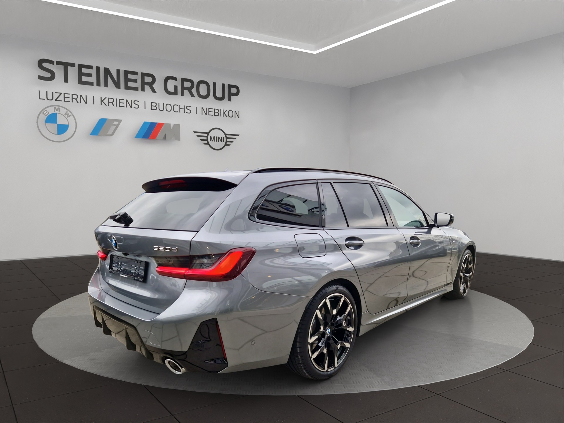 BMW 320d xDrive 48V Touring Steptronic M Sport-image-4