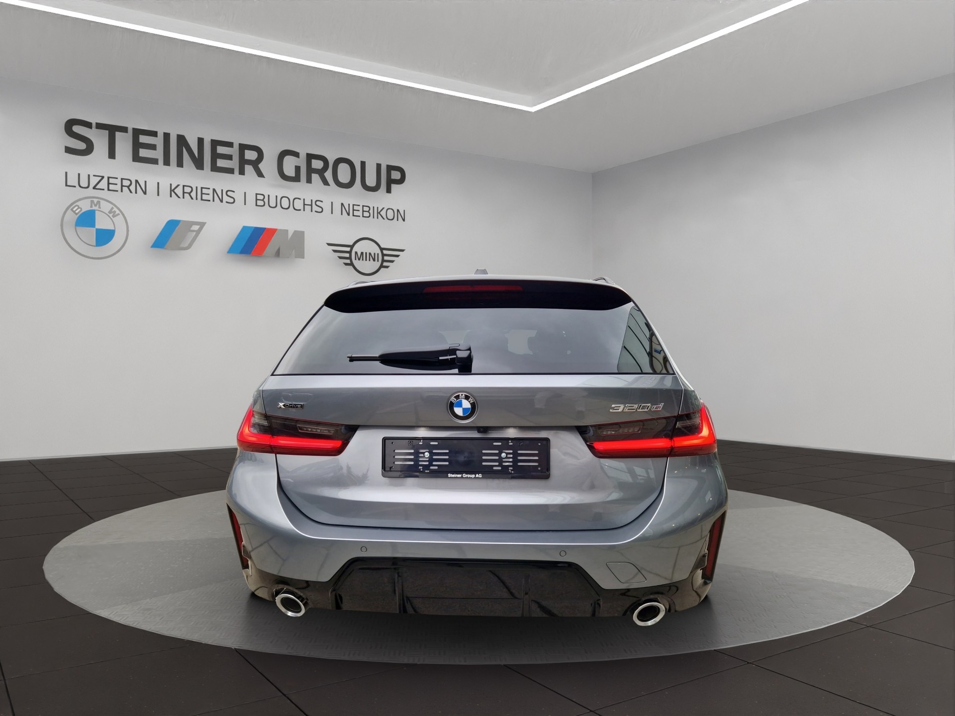 BMW 320d xDrive 48V Touring Steptronic M Sport-image-5