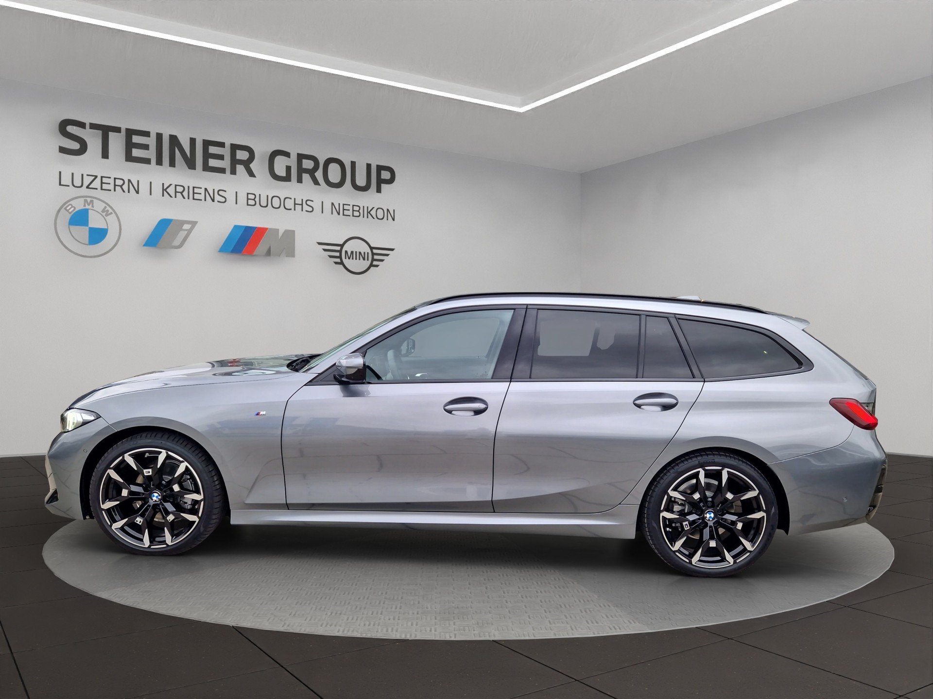 BMW 320d xDrive 48V Touring Steptronic M Sport-image-2