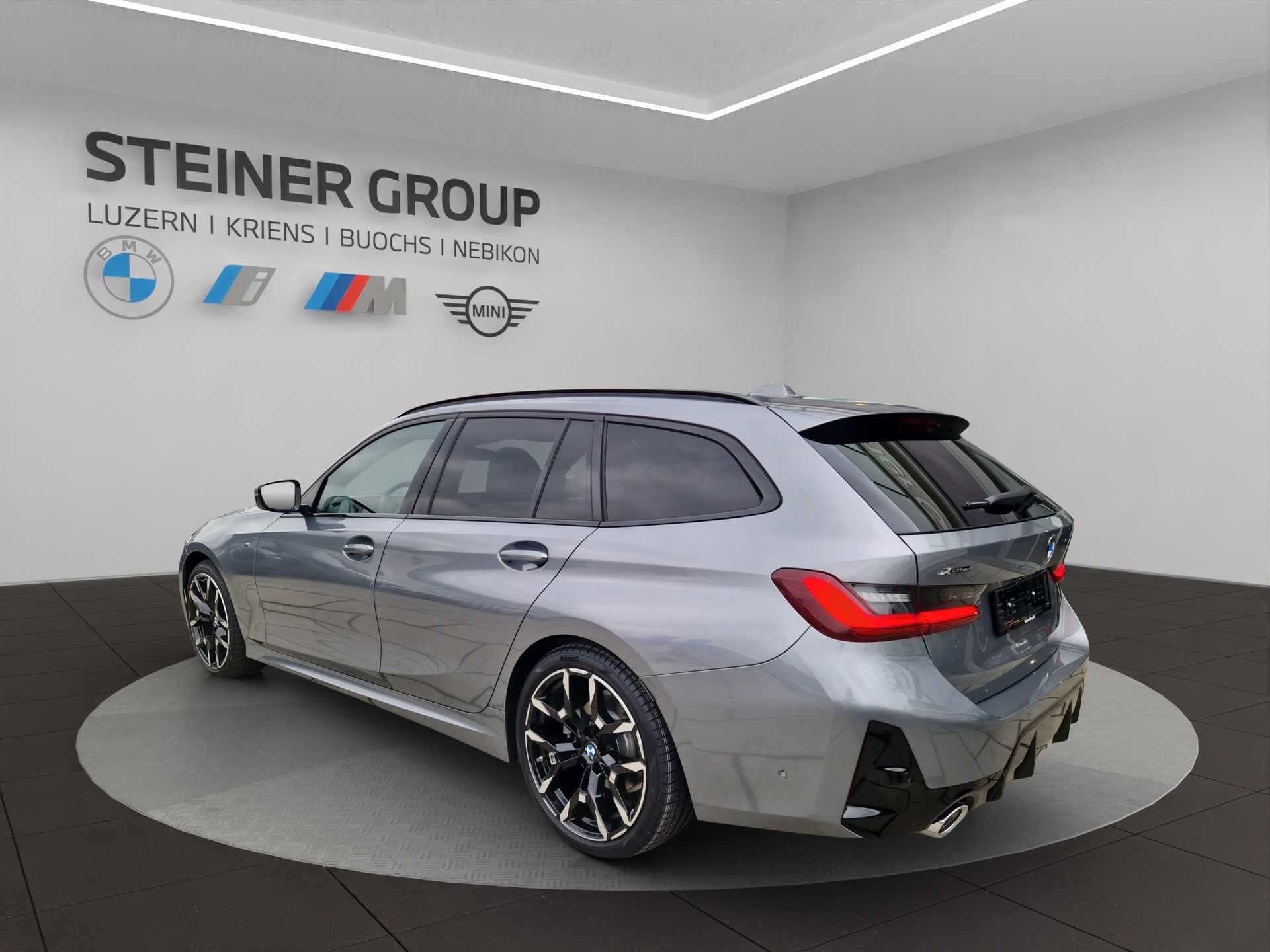 BMW 320d xDrive 48V Touring Steptronic M Sport-image-3