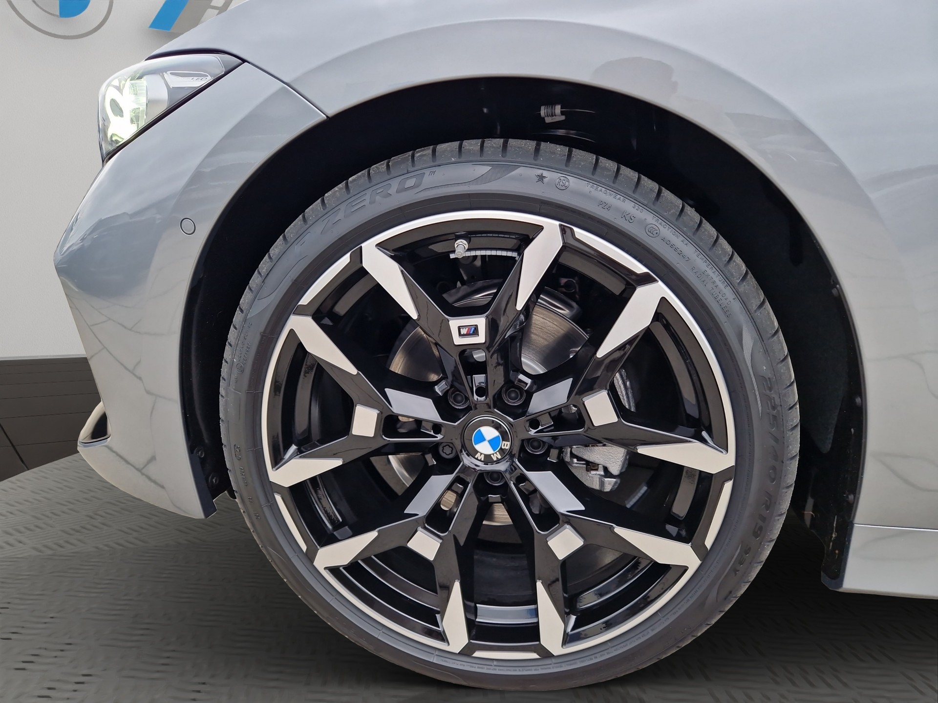 BMW 320d xDrive 48V Touring Steptronic M Sport-image-6