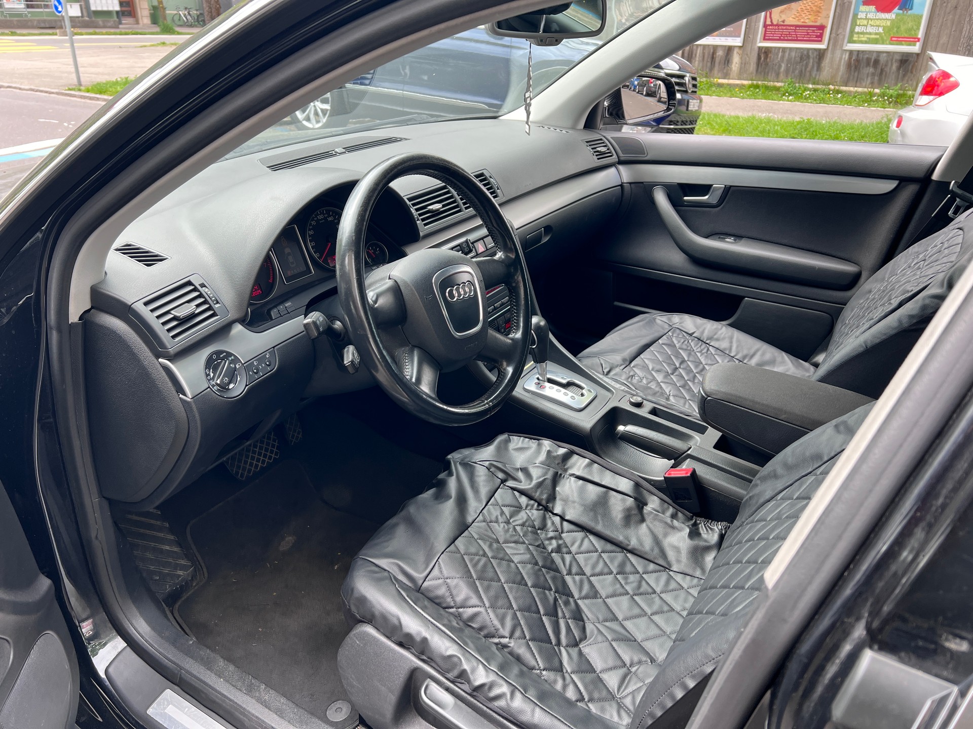 AUDI A4 Avant 1.8 Turbo-image-13