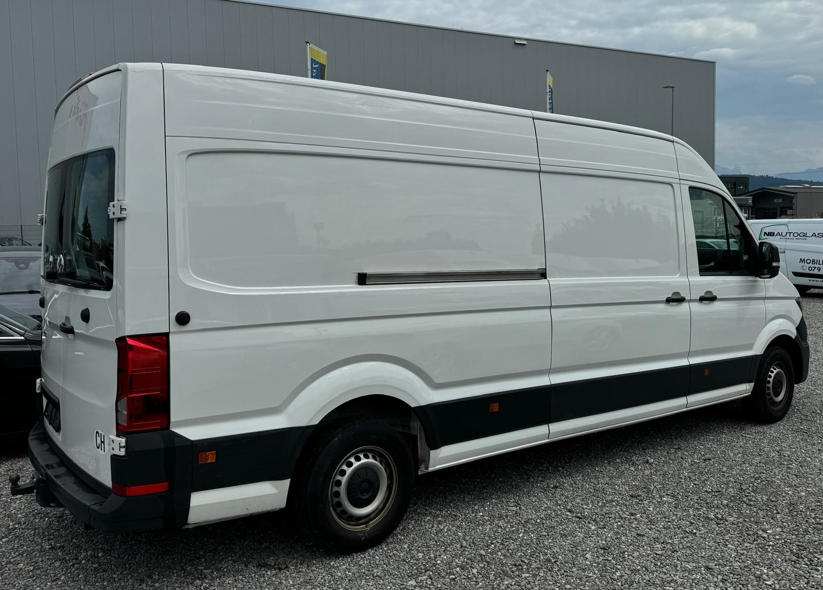 VW Crafter 35 2.0 TDI L4-image-3