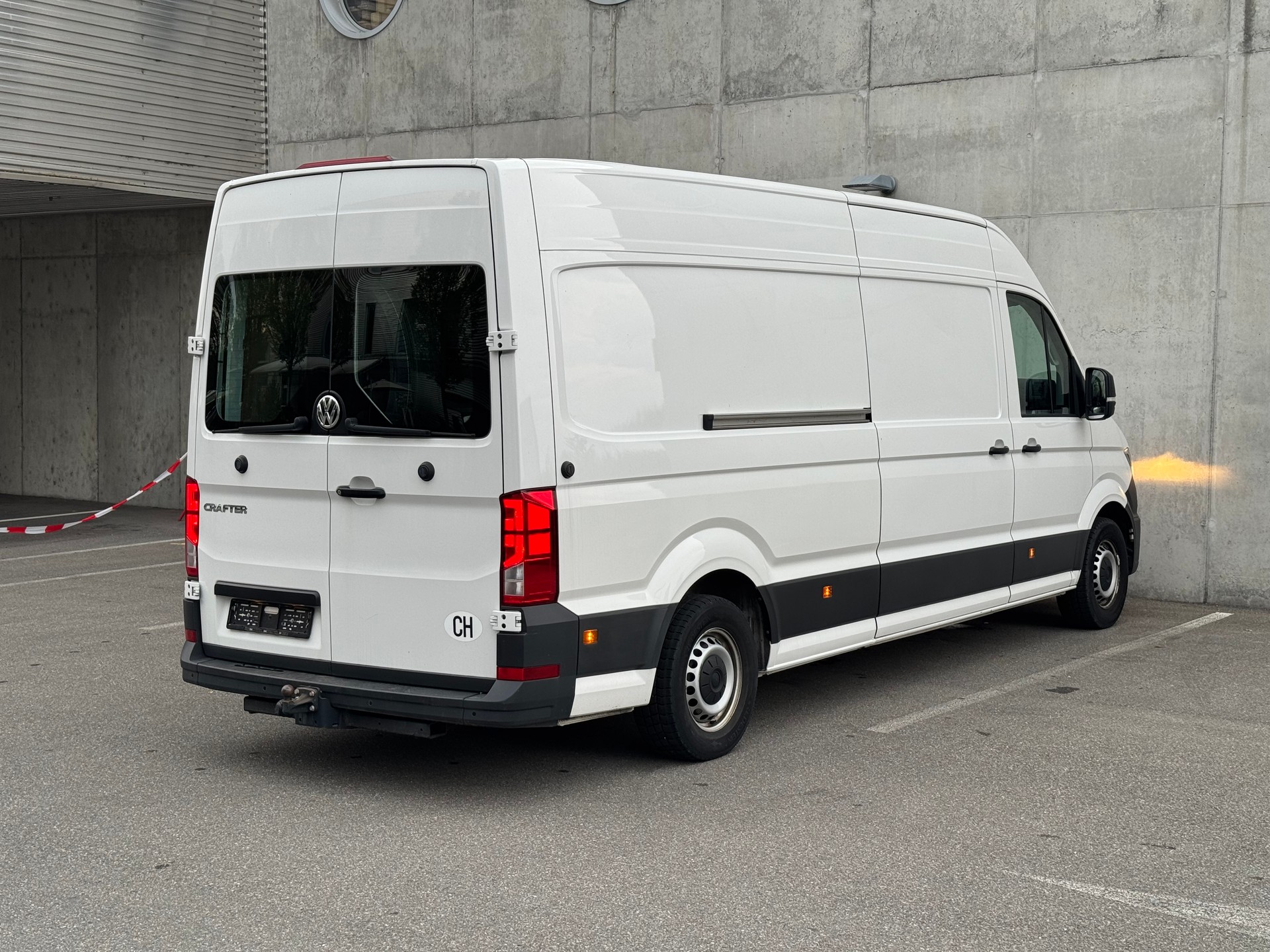 VW Crafter 35 2.0 TDI L4-image-4