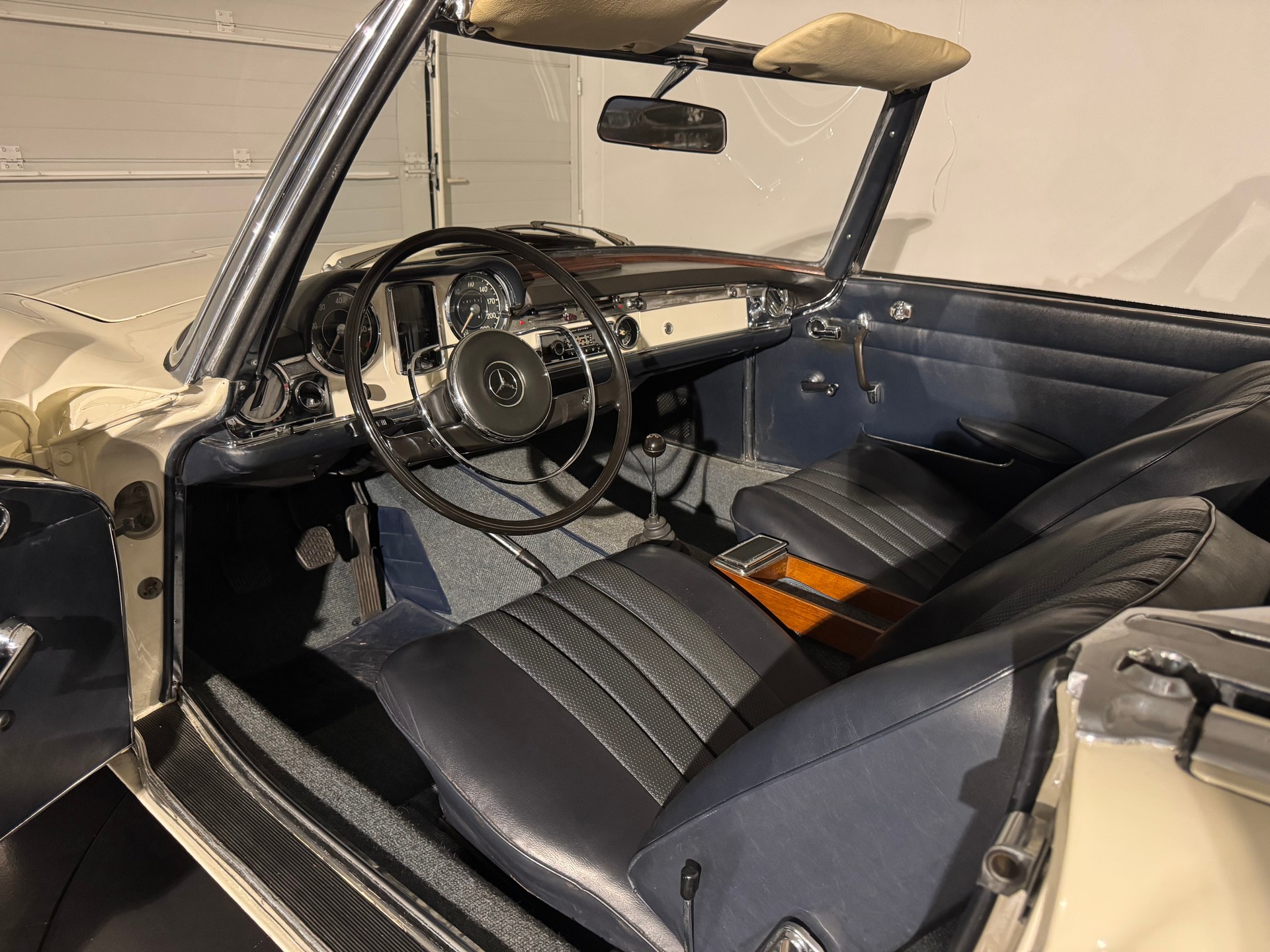 MERCEDES-BENZ 230 SL Pagoda-image-15