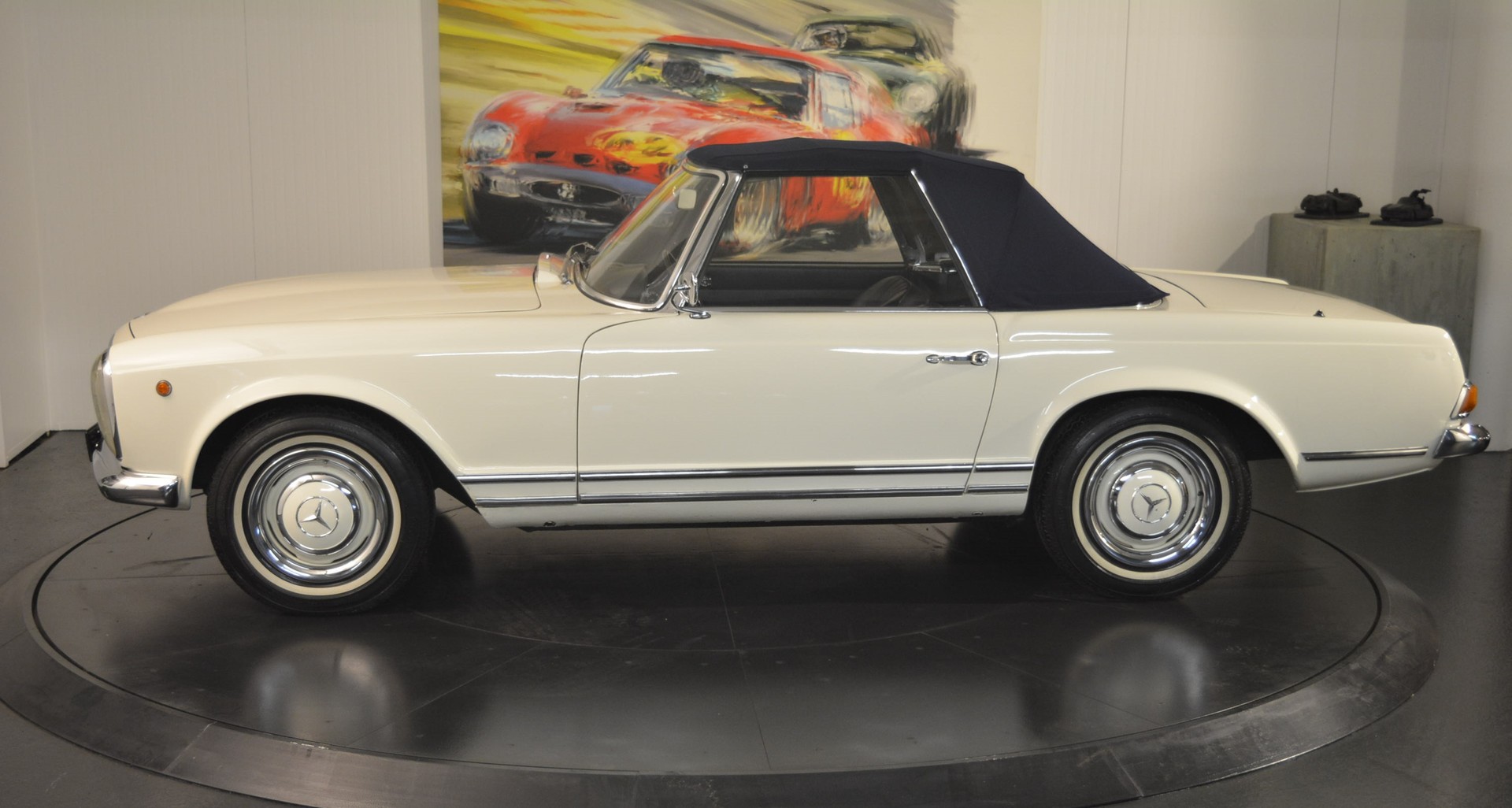 MERCEDES-BENZ 230 SL Pagoda-showroom-element-3