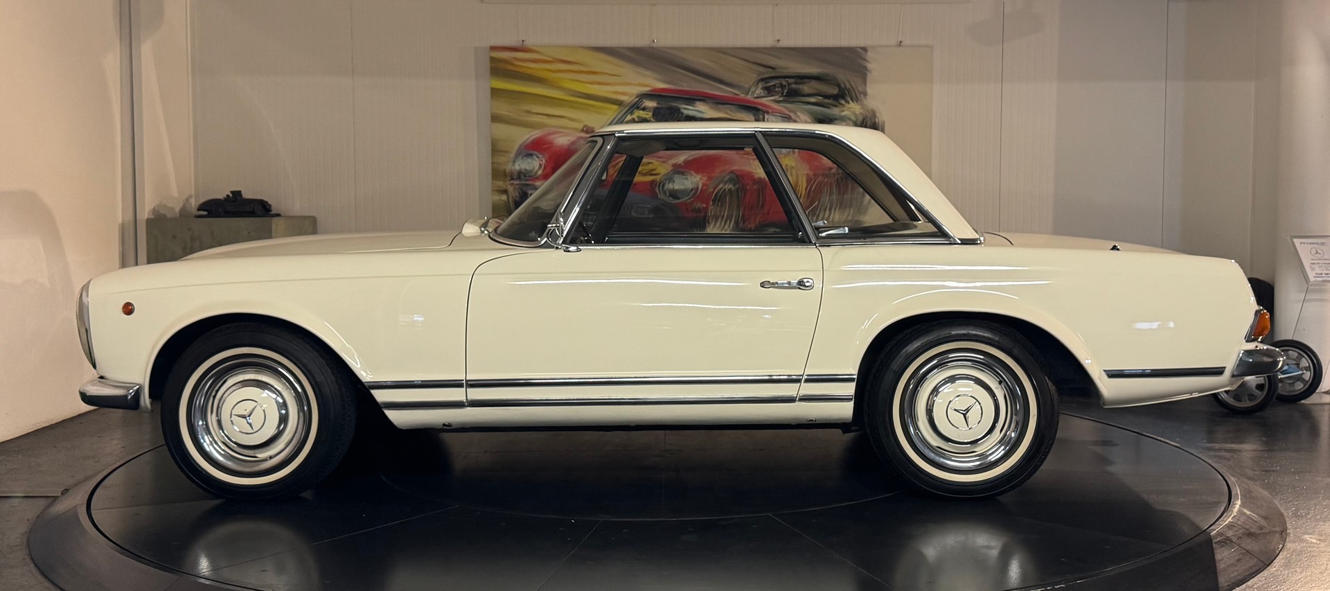 MERCEDES-BENZ 230 SL Pagoda-showroom-element-3