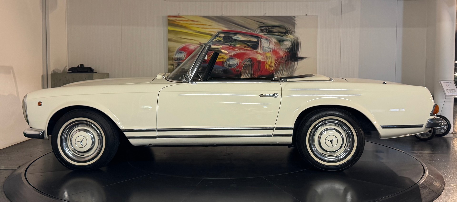MERCEDES-BENZ 230 SL Pagoda-showroom-element-1