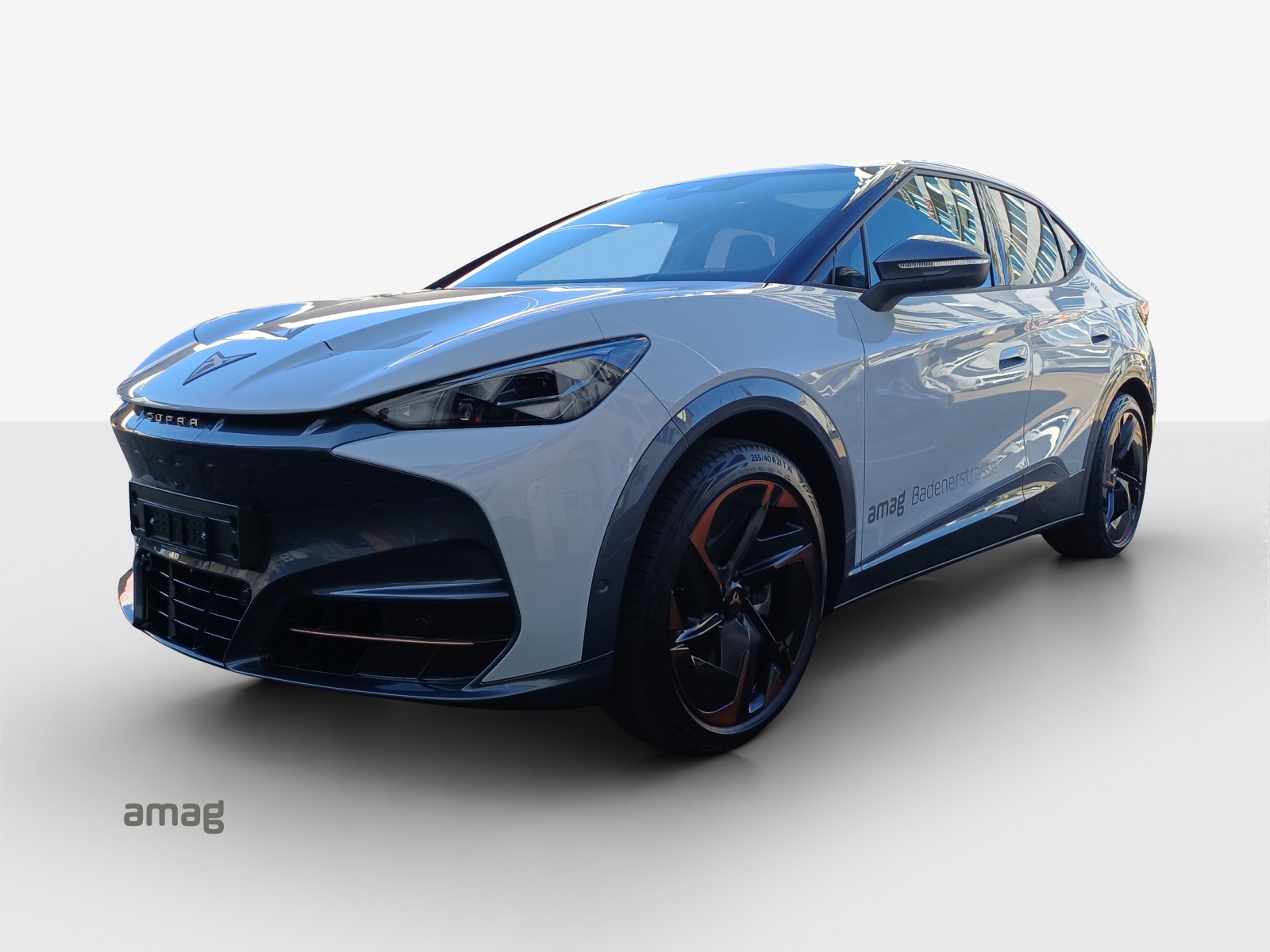 CUPRA Tavascan Type 9 77 kWh Adrenaline-image-0