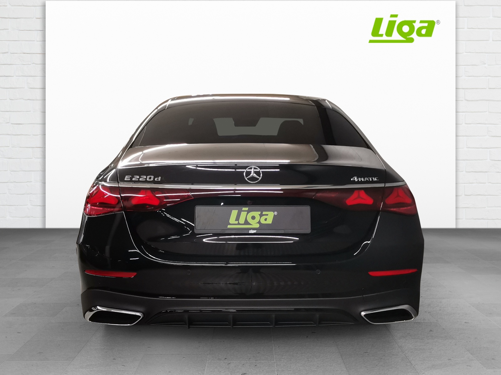 MERCEDES-BENZ E 220 d AMG Line 4Matic-image-4