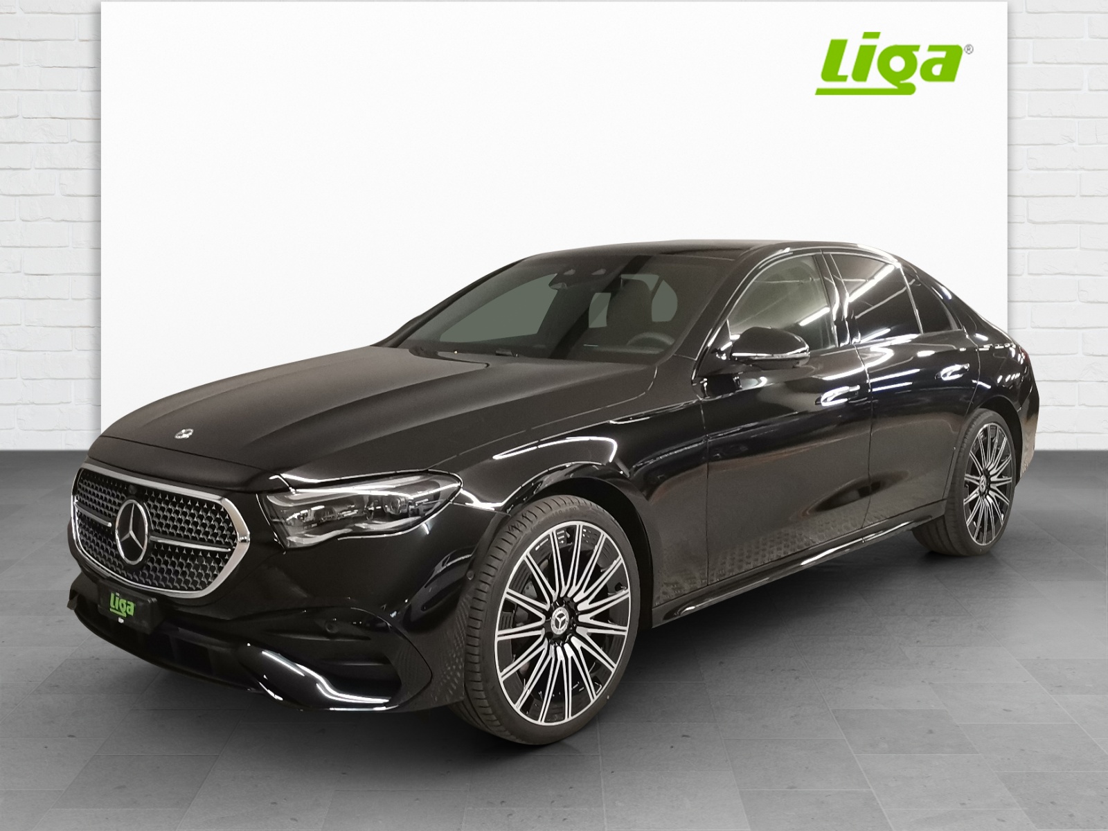 MERCEDES-BENZ E 220 d AMG Line 4Matic-image-1