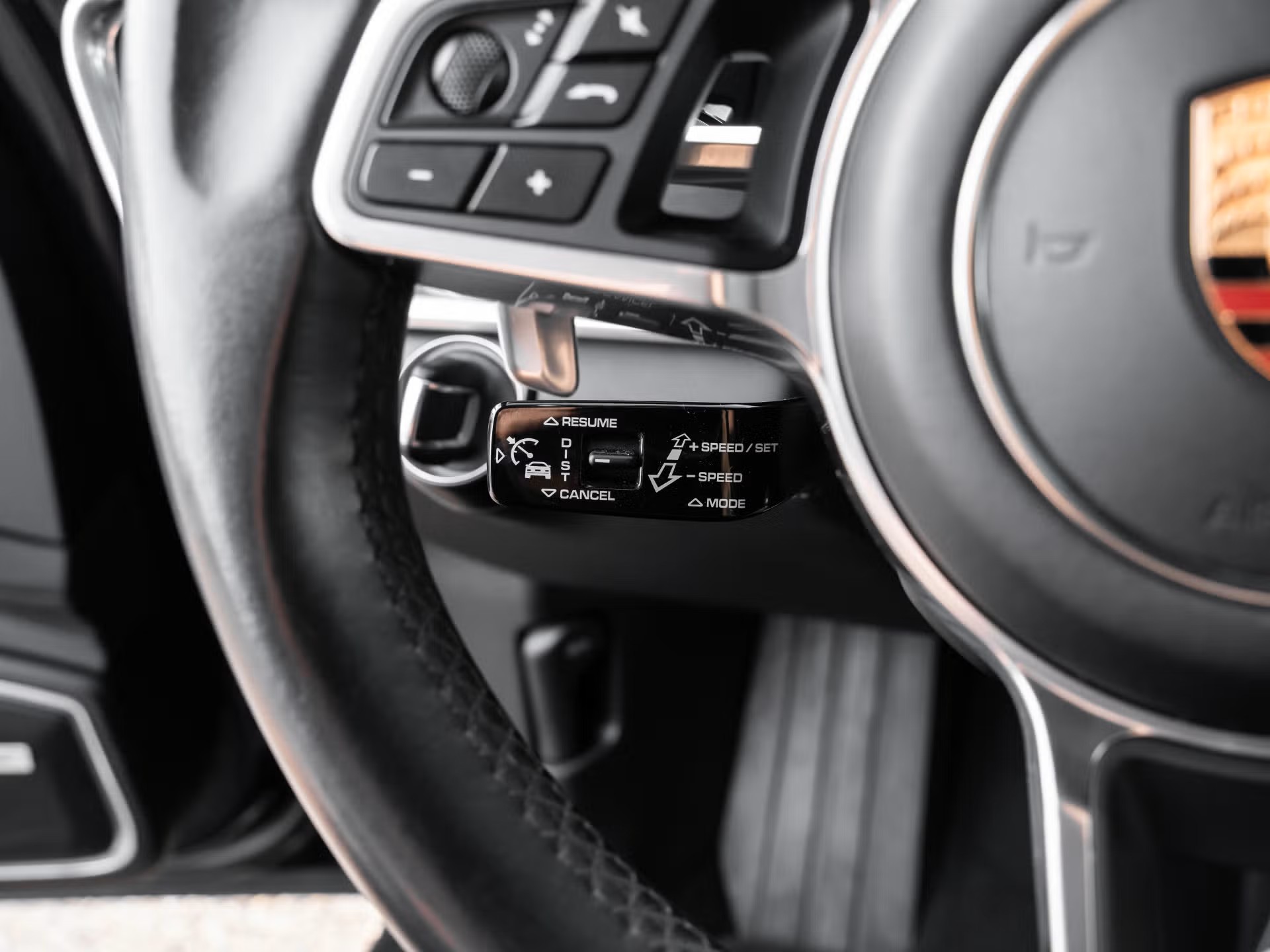 PORSCHE Panamera GTS PDK-image-16