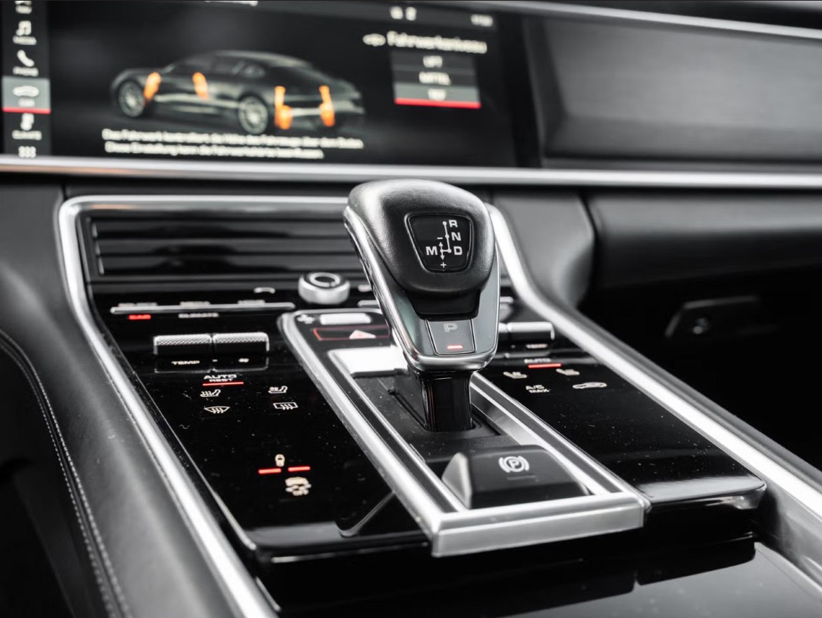 PORSCHE Panamera GTS PDK-image-17