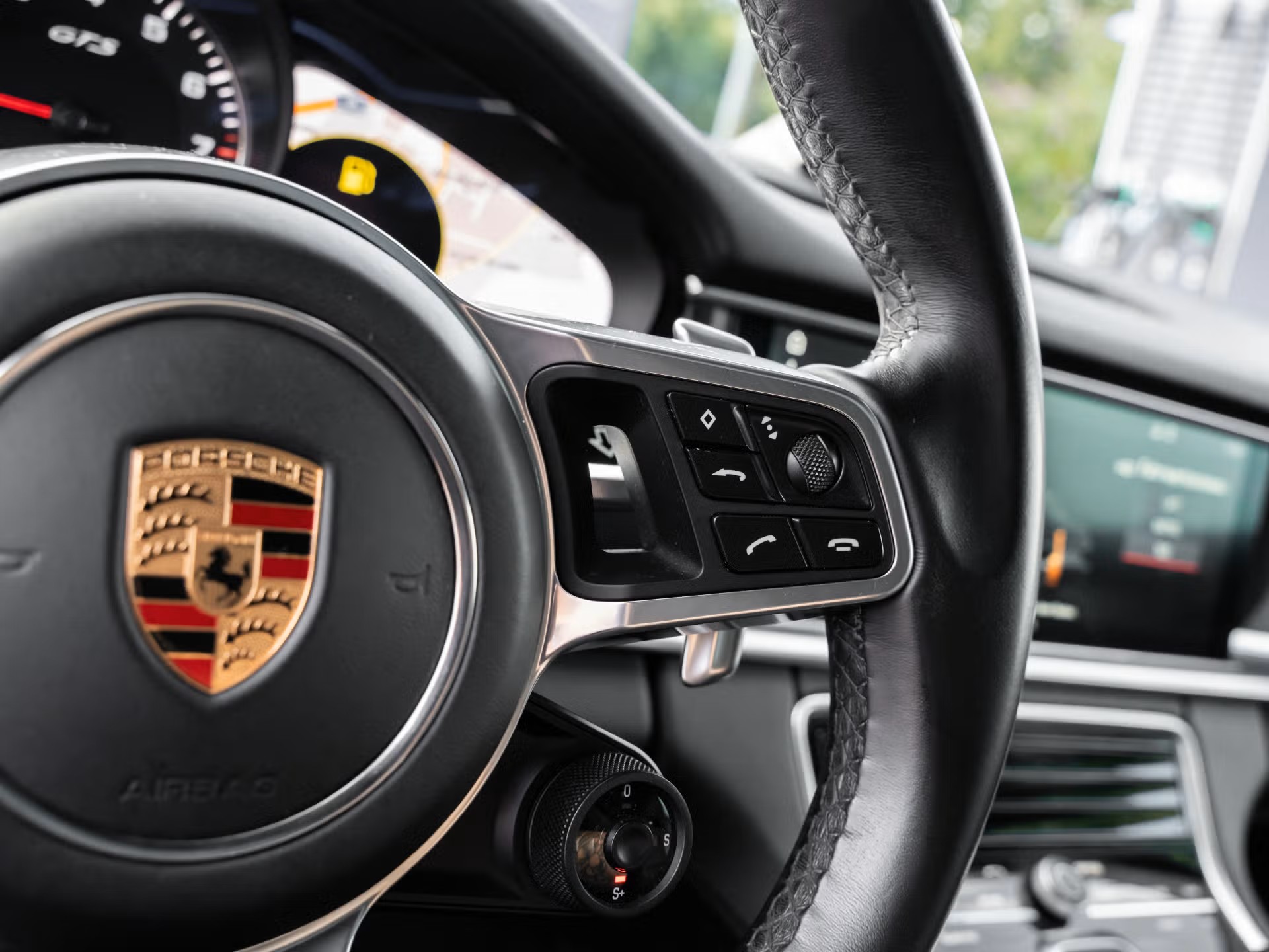 PORSCHE Panamera GTS PDK-image-15