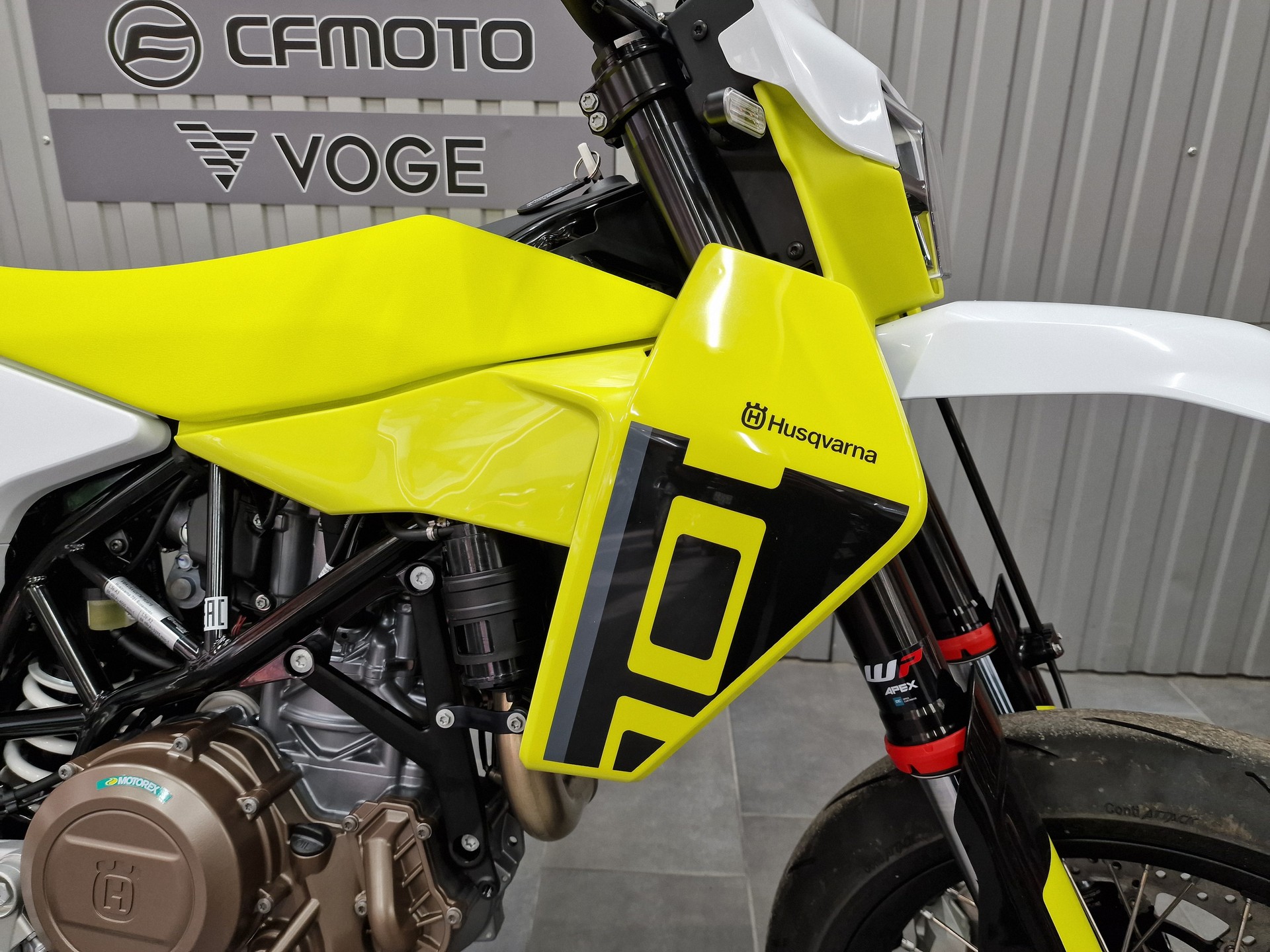 HUSQVARNA 701 Supermoto (35kW)-image-9