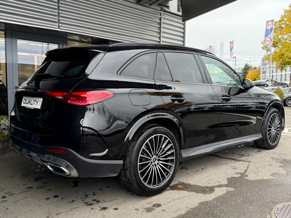 MERCEDES-BENZ GLC 300 d 4Matic AMG Line 9G-Tronic-showroom-element-2