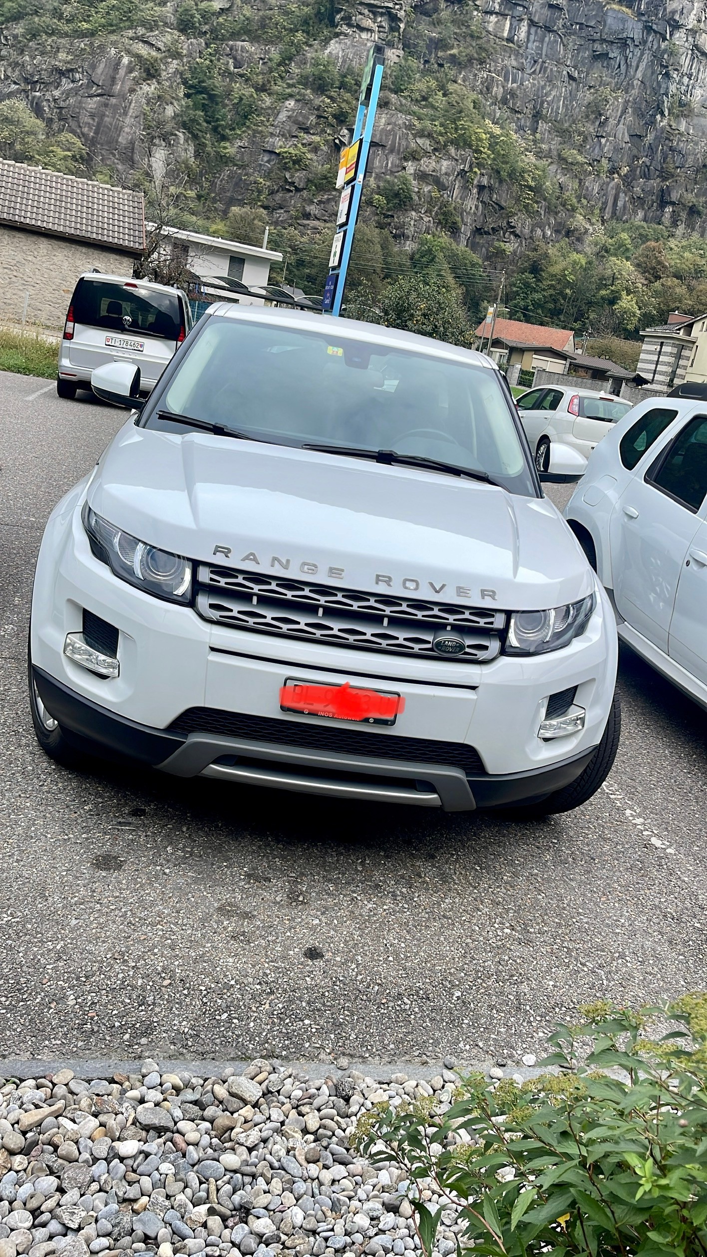 LAND ROVER Range Rover Evoque 2.2 TD4 Uptown AT9-image-2