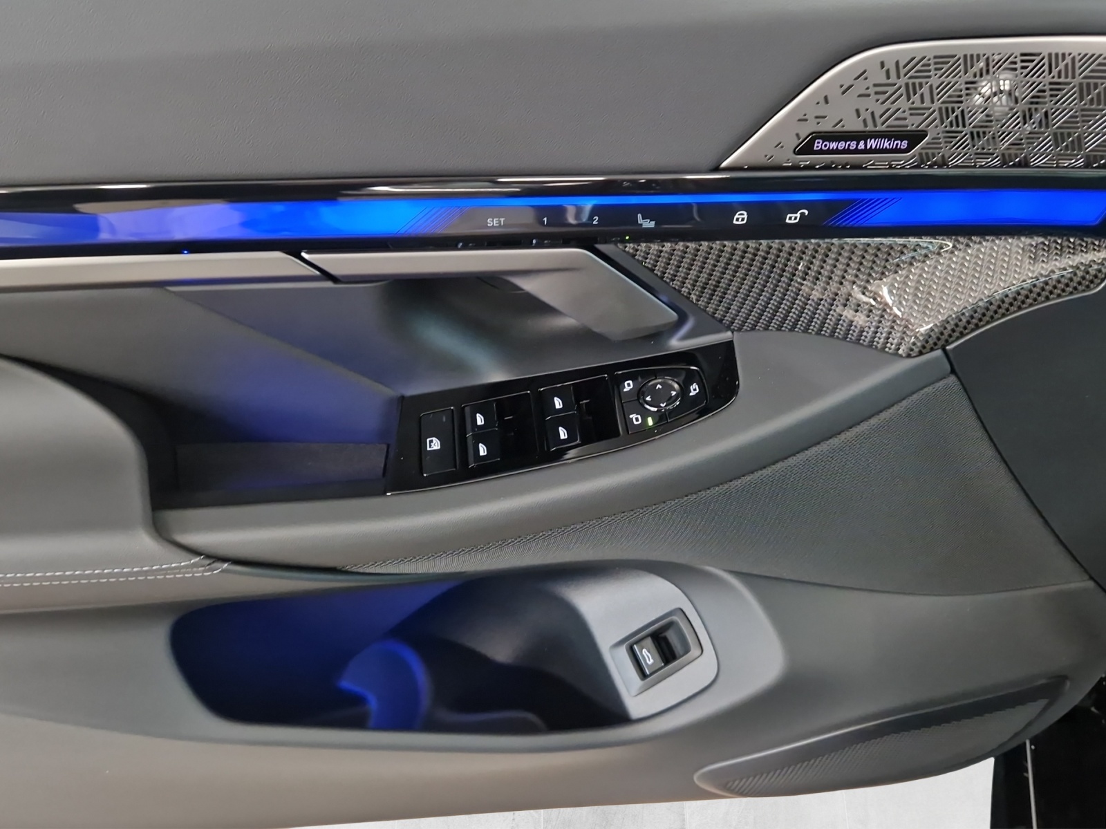 BMW M5 xDrive Touring-image-13