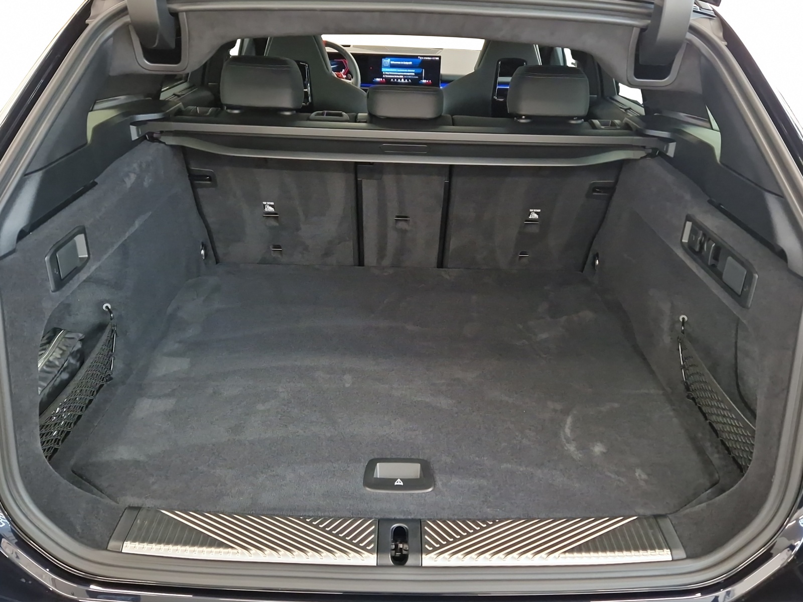 BMW M5 xDrive Touring-image-3