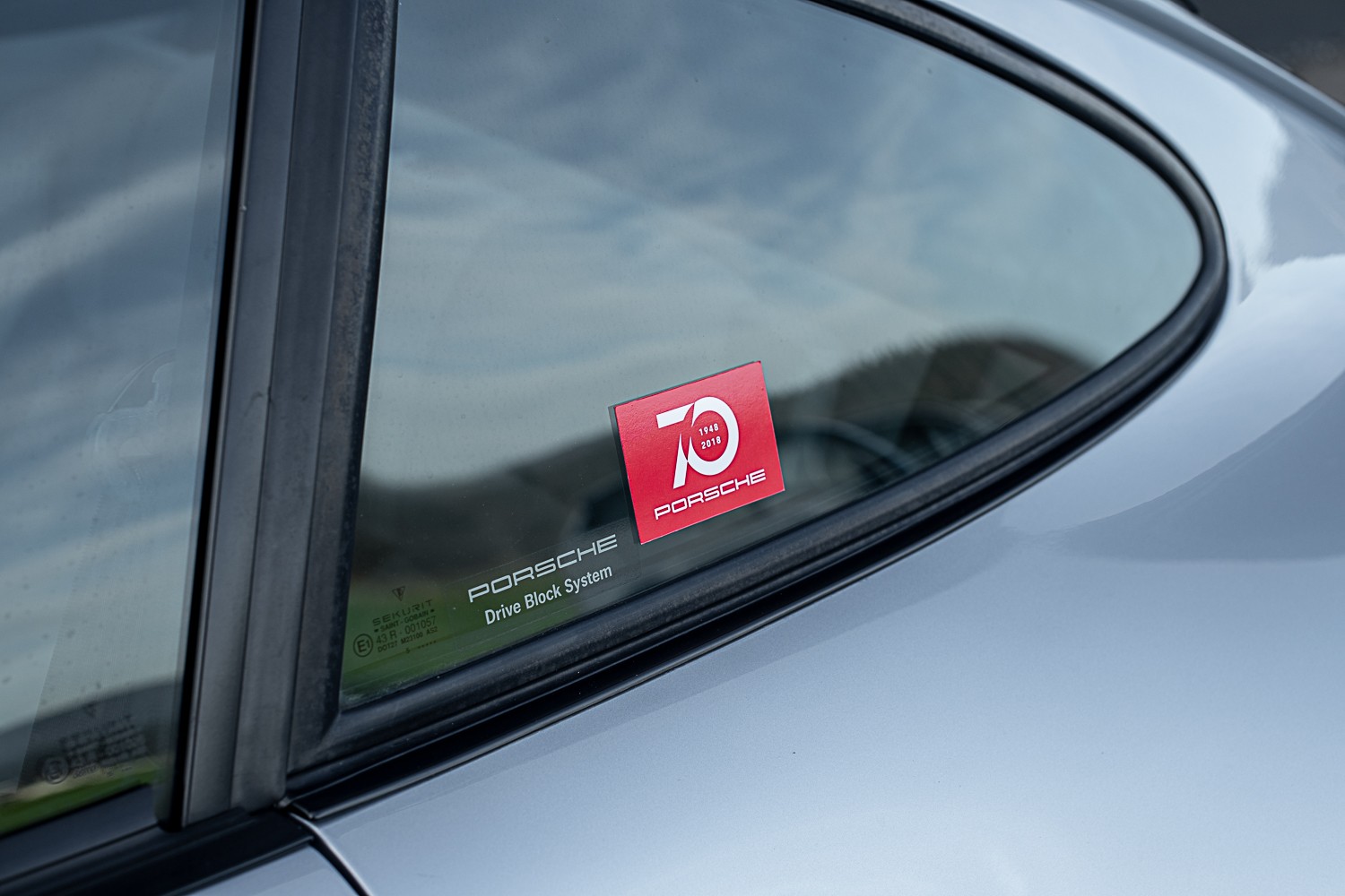 PORSCHE 911 Carrera 4S-image-15