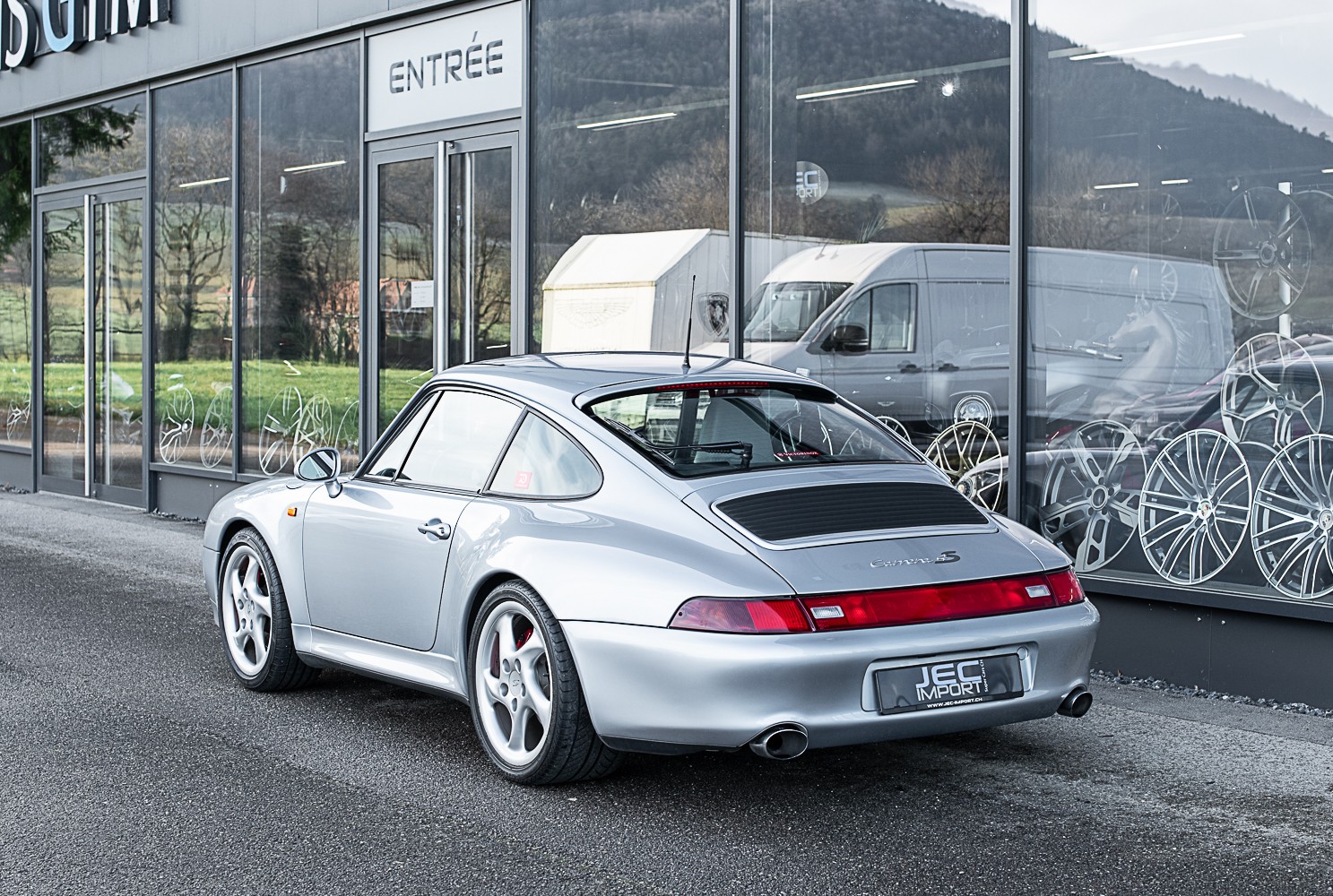 PORSCHE 911 Carrera 4S-image-3