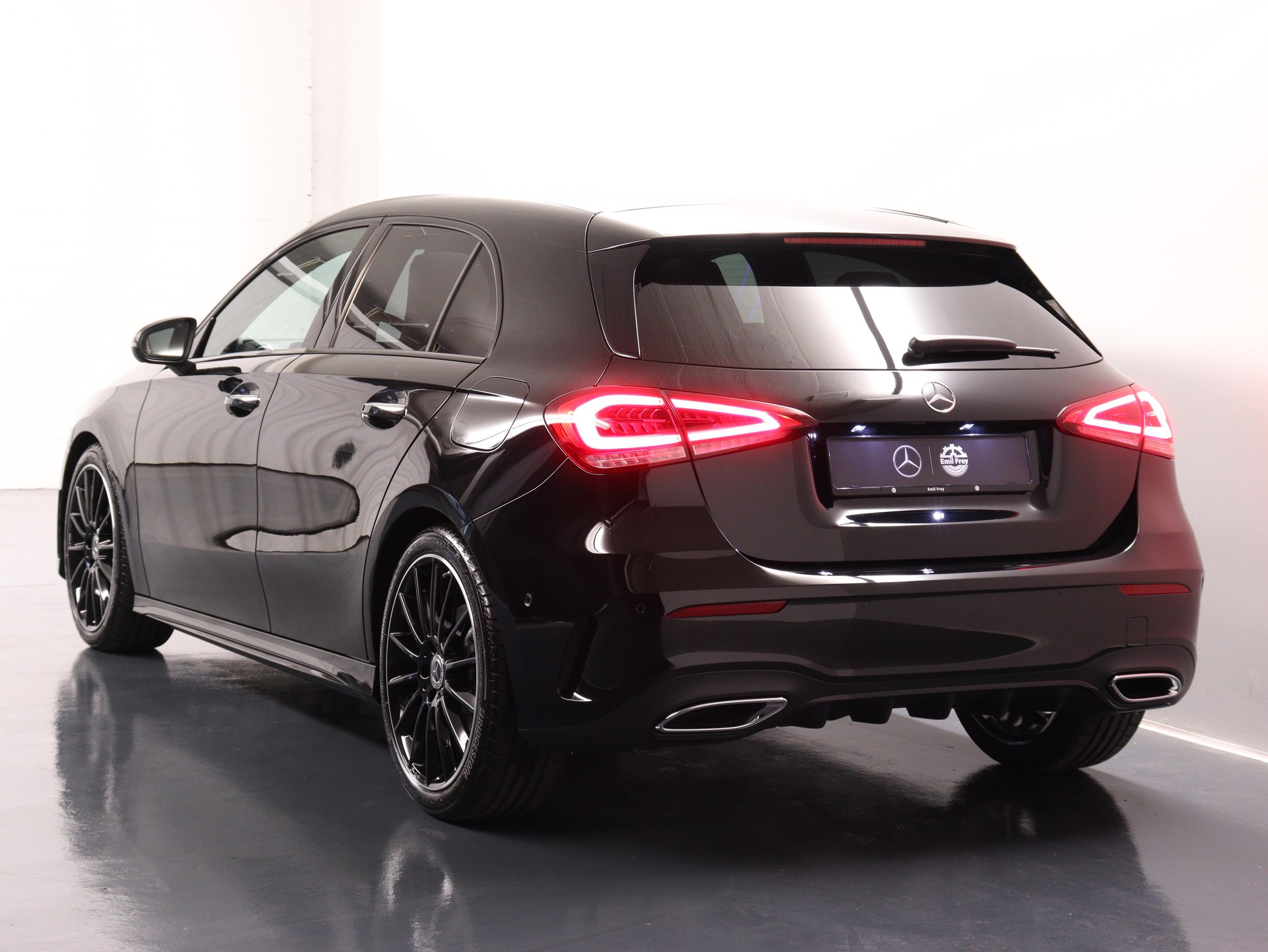 MERCEDES-BENZ A 250 AMG Line 4m-image-5