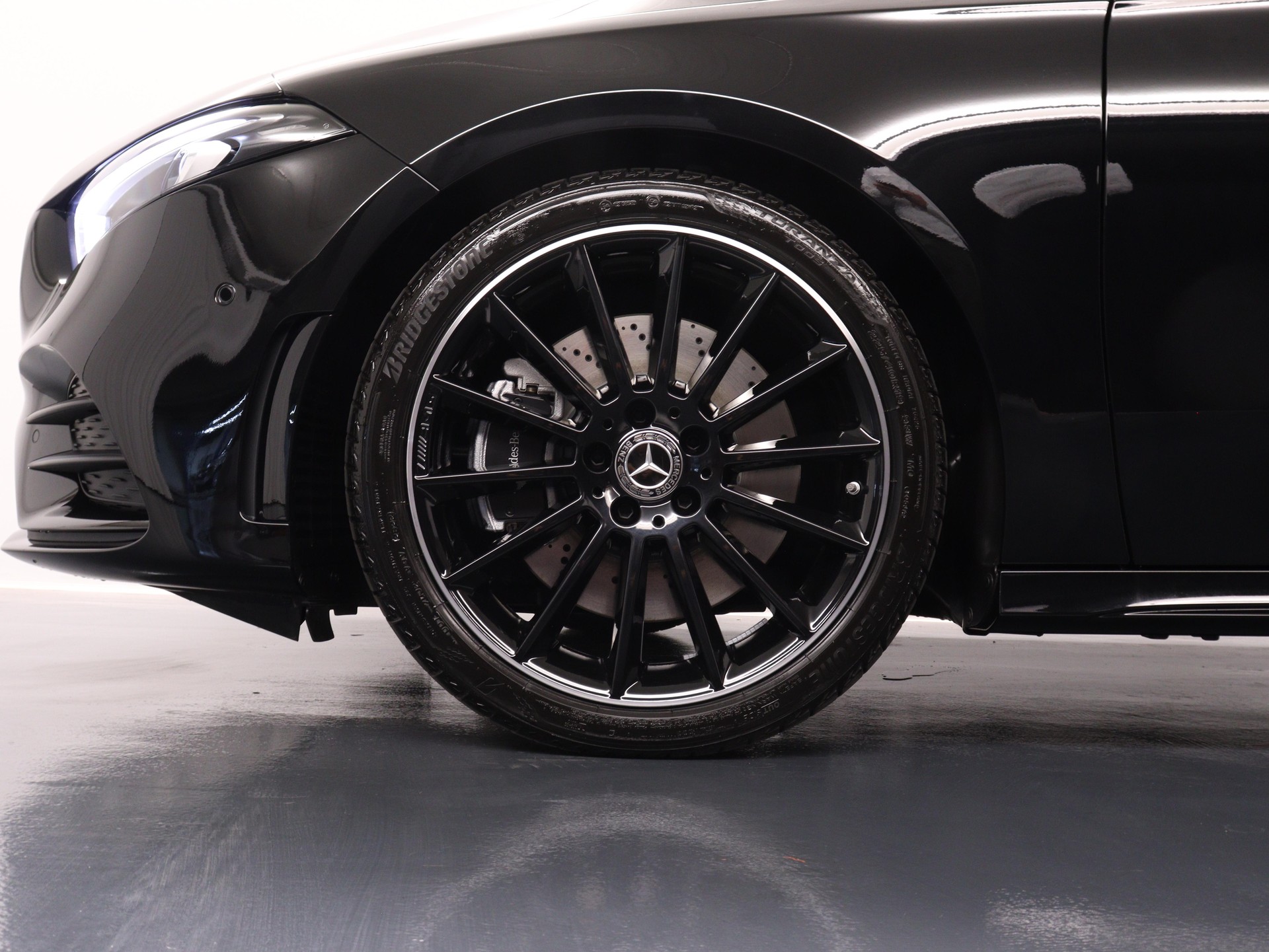 MERCEDES-BENZ A 250 AMG Line 4m-image-12