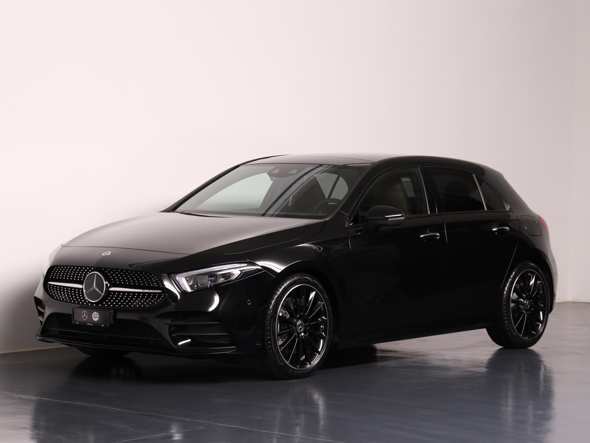 MERCEDES-BENZ A 250 AMG Line 4m-image-0