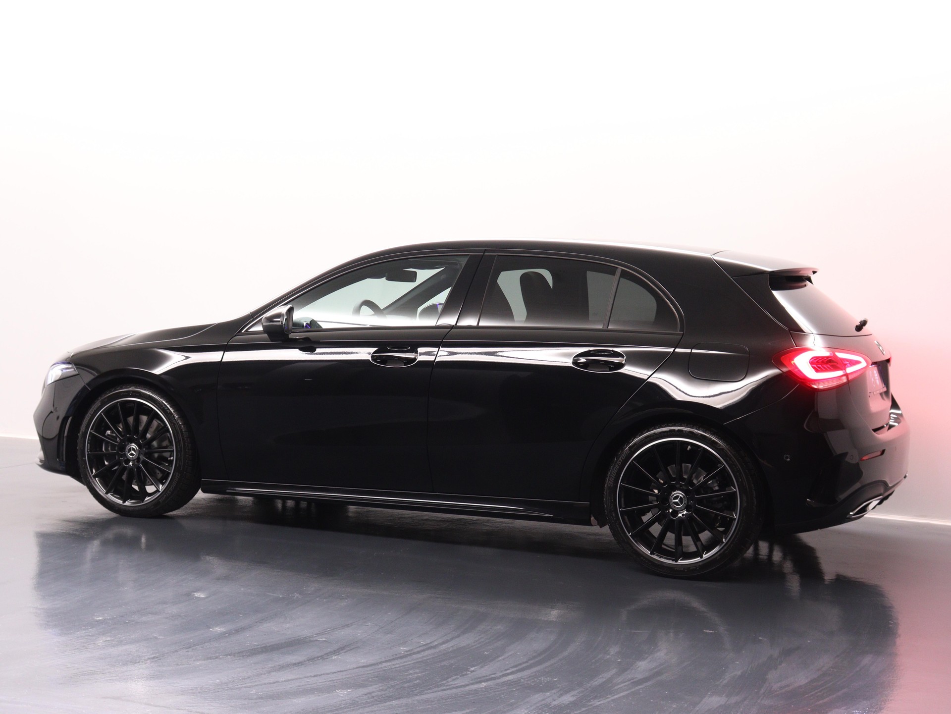 MERCEDES-BENZ A 250 AMG Line 4m-image-4