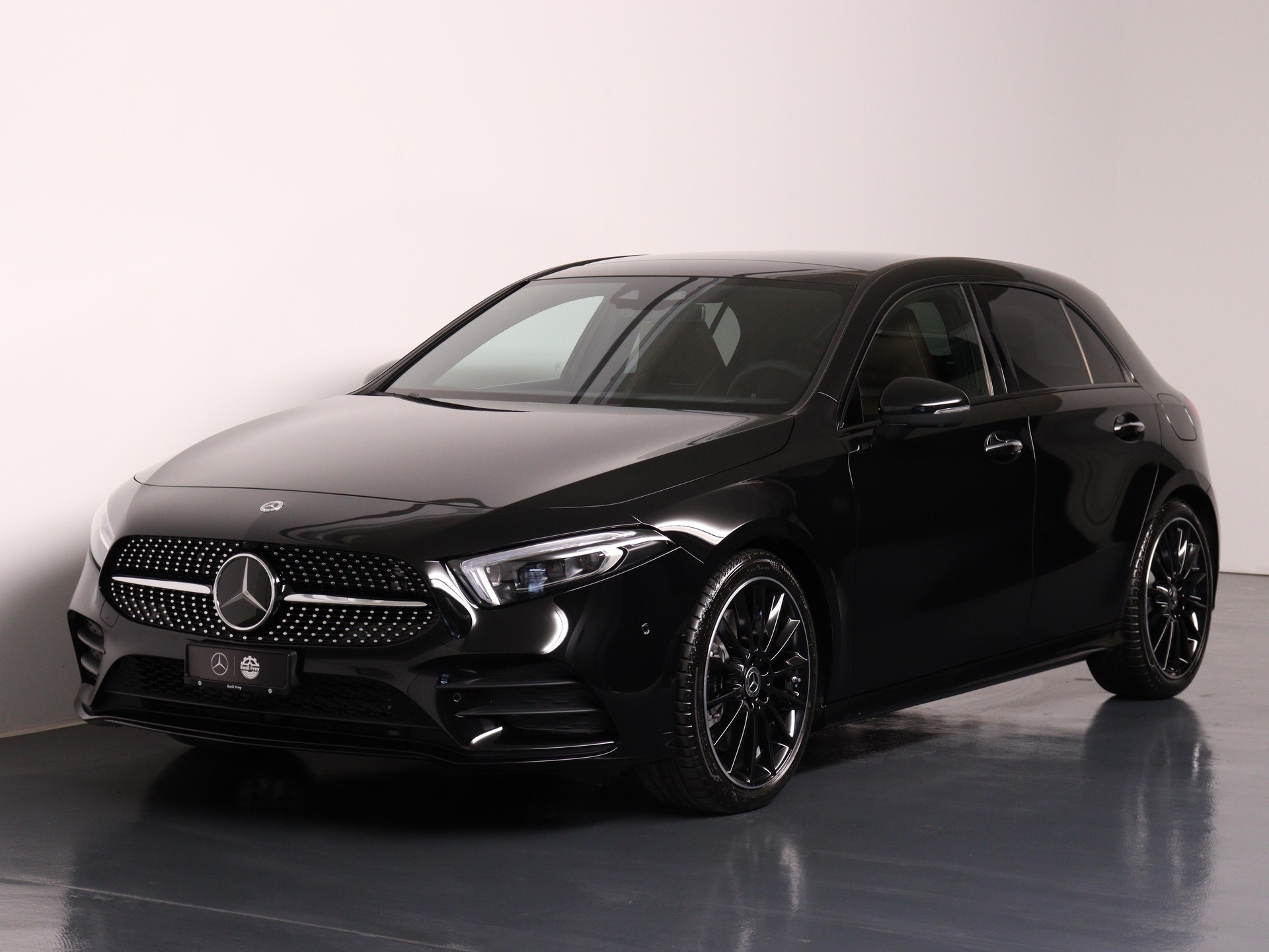 MERCEDES-BENZ A 250 AMG Line 4m-image-1