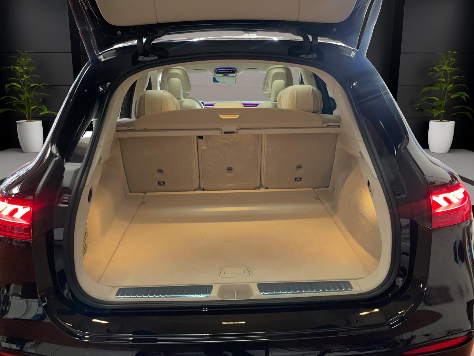 MERCEDES-BENZ EQS 450 4MATIC SUV Executive Edition AMG Line-image-8