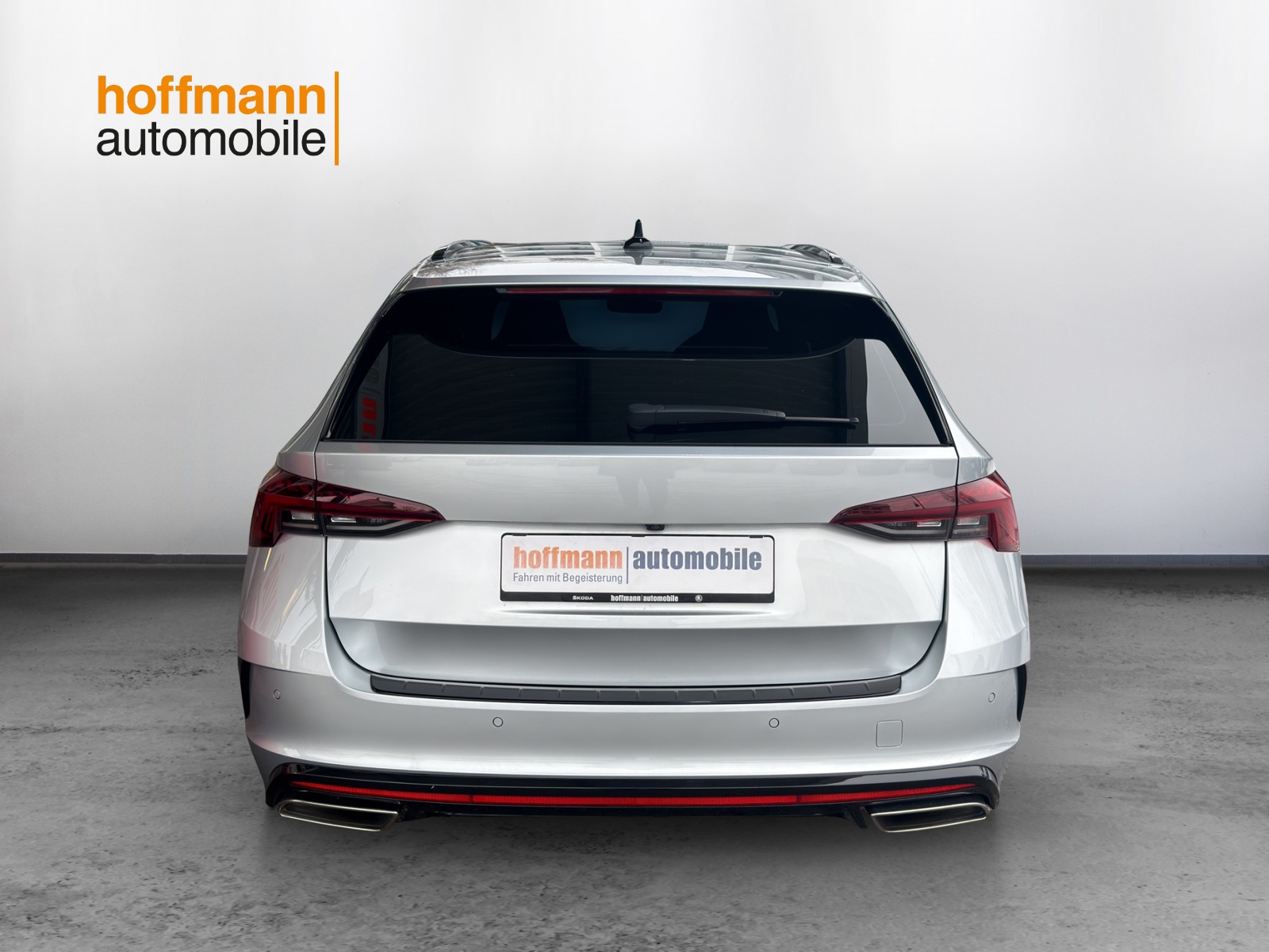 SKODA Octavia Combi 2.0 TSI DSG RS-image-4