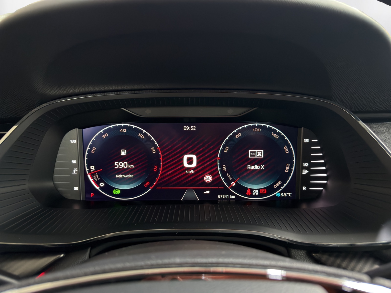 SKODA Octavia Combi 2.0 TSI DSG RS-image-7