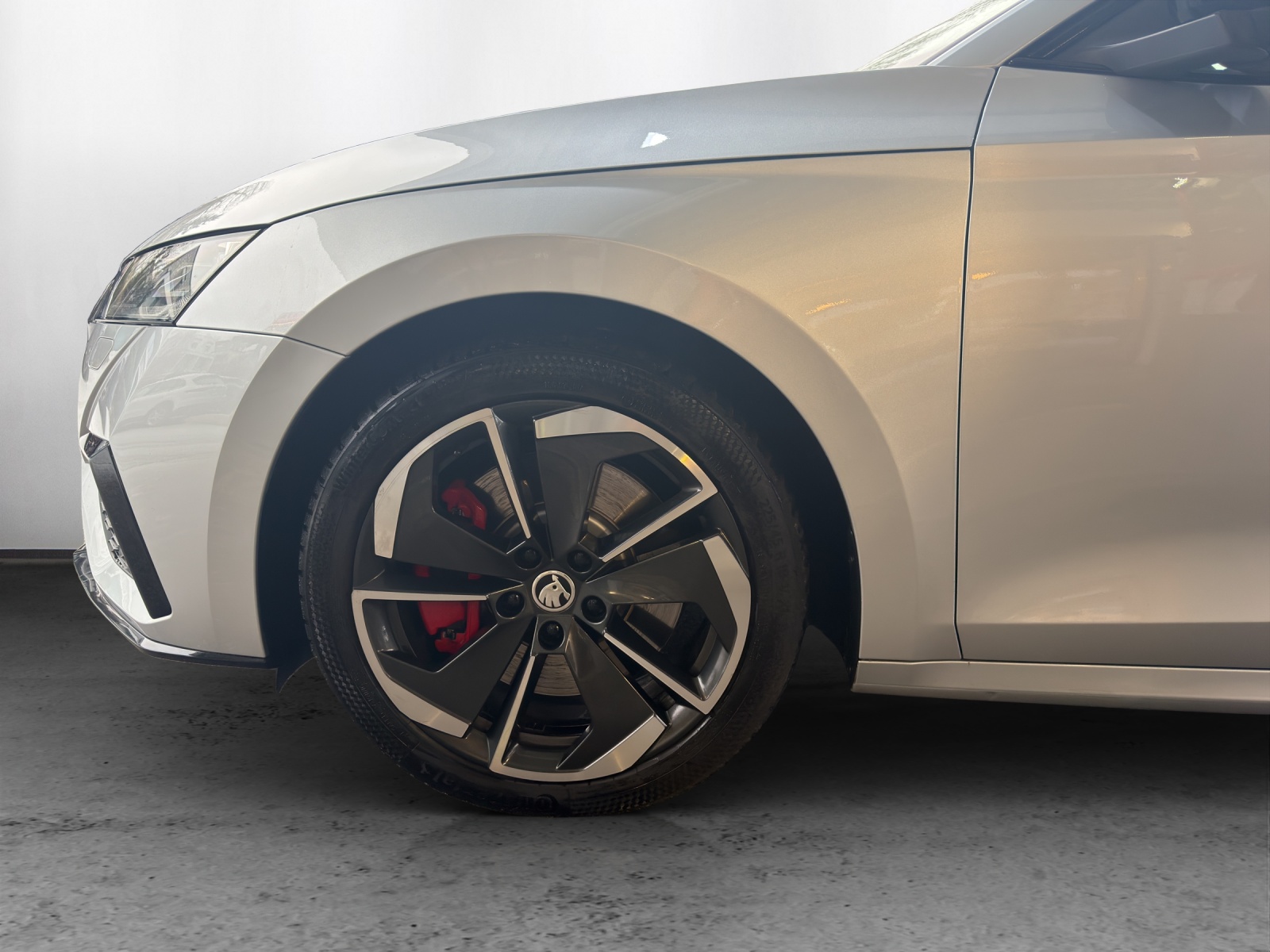 SKODA Octavia Combi 2.0 TSI DSG RS-image-12