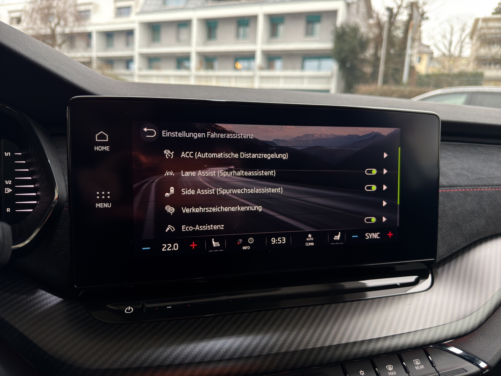 SKODA Octavia Combi 2.0 TSI DSG RS-image-16