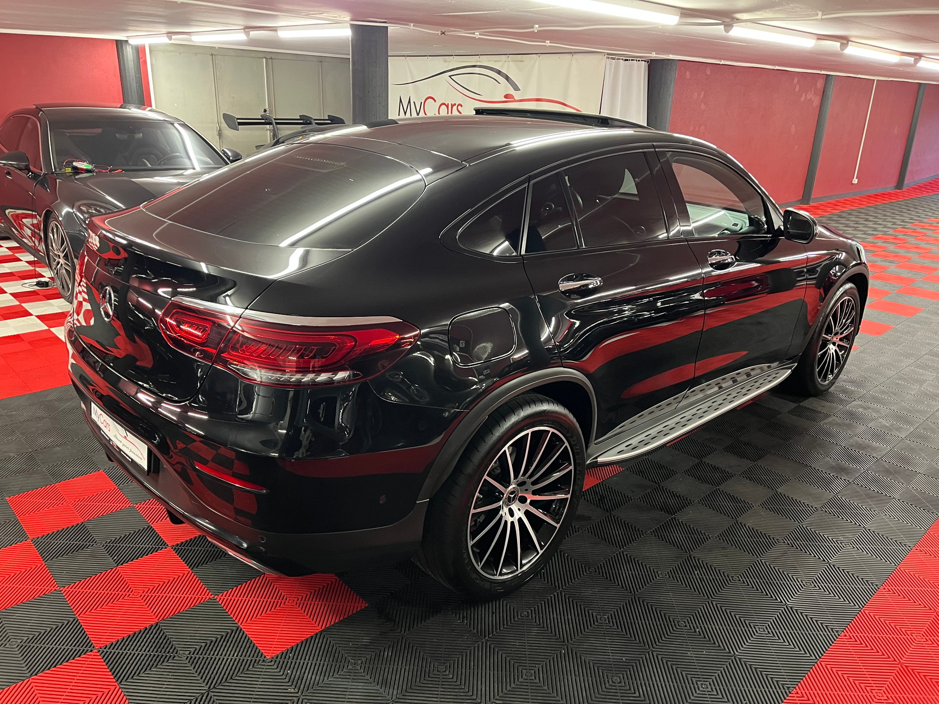 MERCEDES-BENZ GLC Coupé 200 AMG Line 4Matic 9G-Tronic-image-5