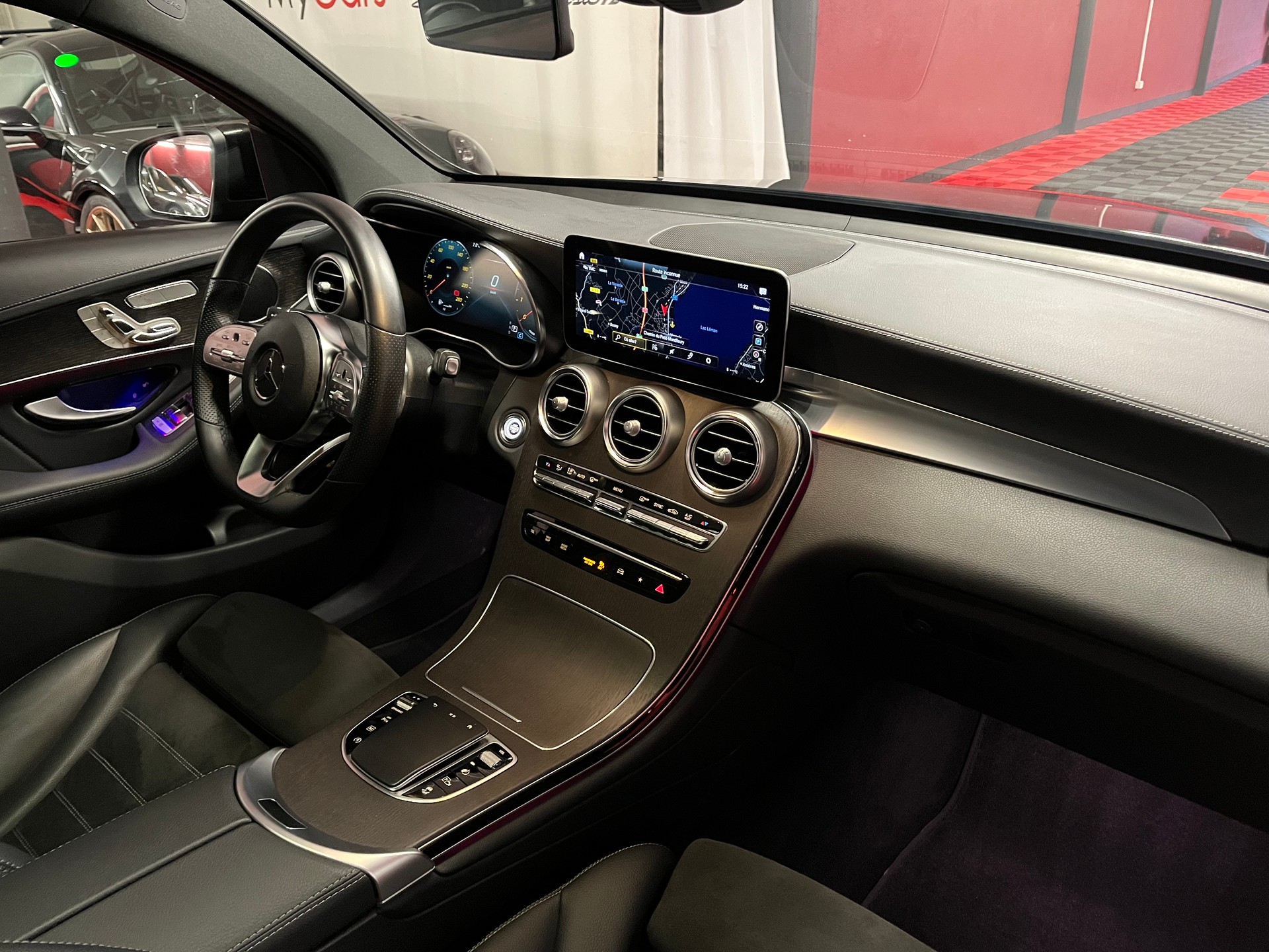 MERCEDES-BENZ GLC Coupé 200 AMG Line 4Matic 9G-Tronic-image-13