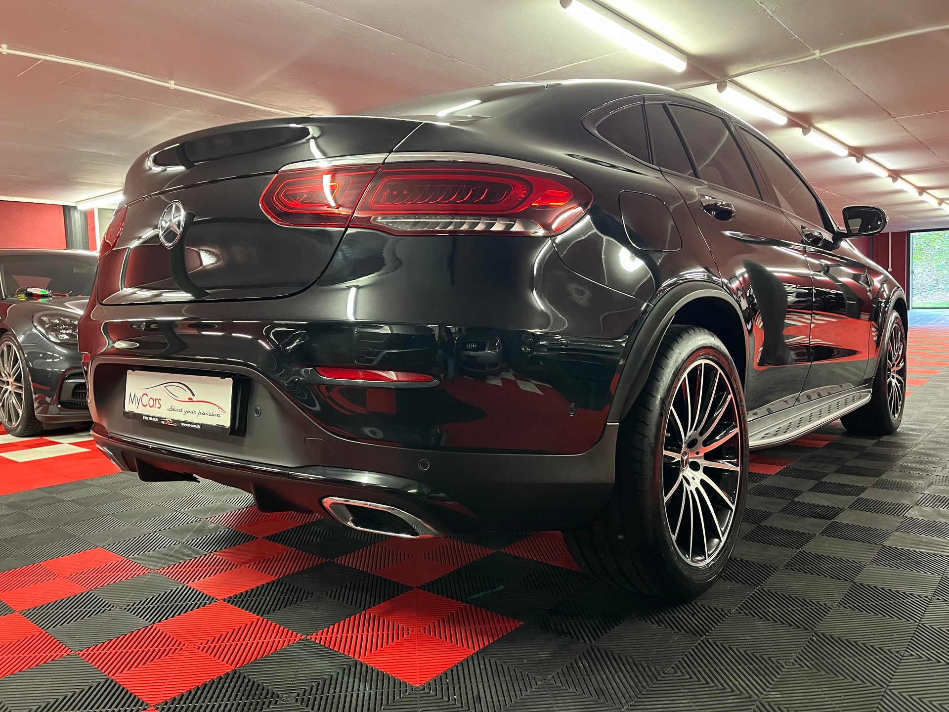 MERCEDES-BENZ GLC Coupé 200 AMG Line 4Matic 9G-Tronic-image-6