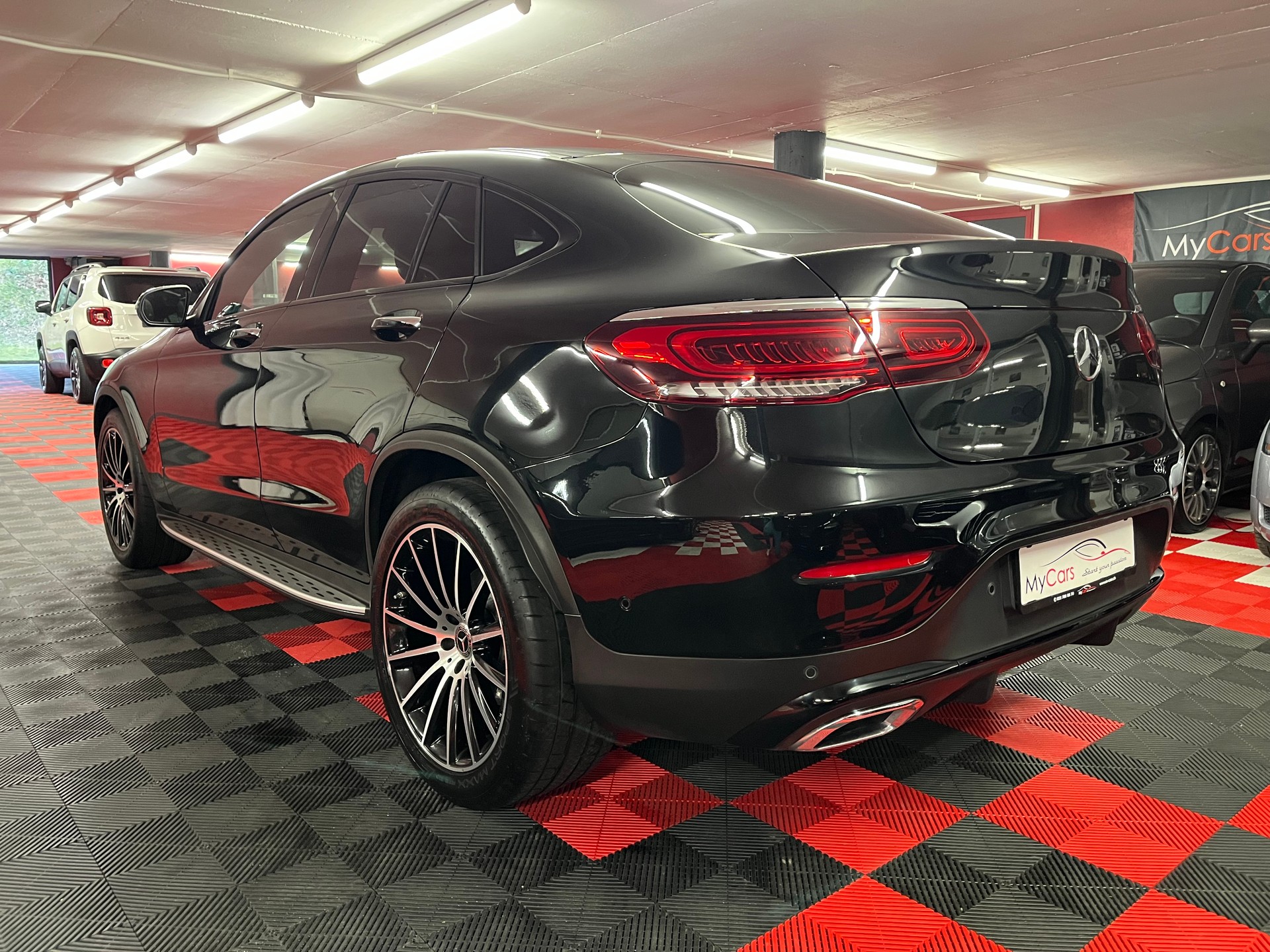MERCEDES-BENZ GLC Coupé 200 AMG Line 4Matic 9G-Tronic-image-8