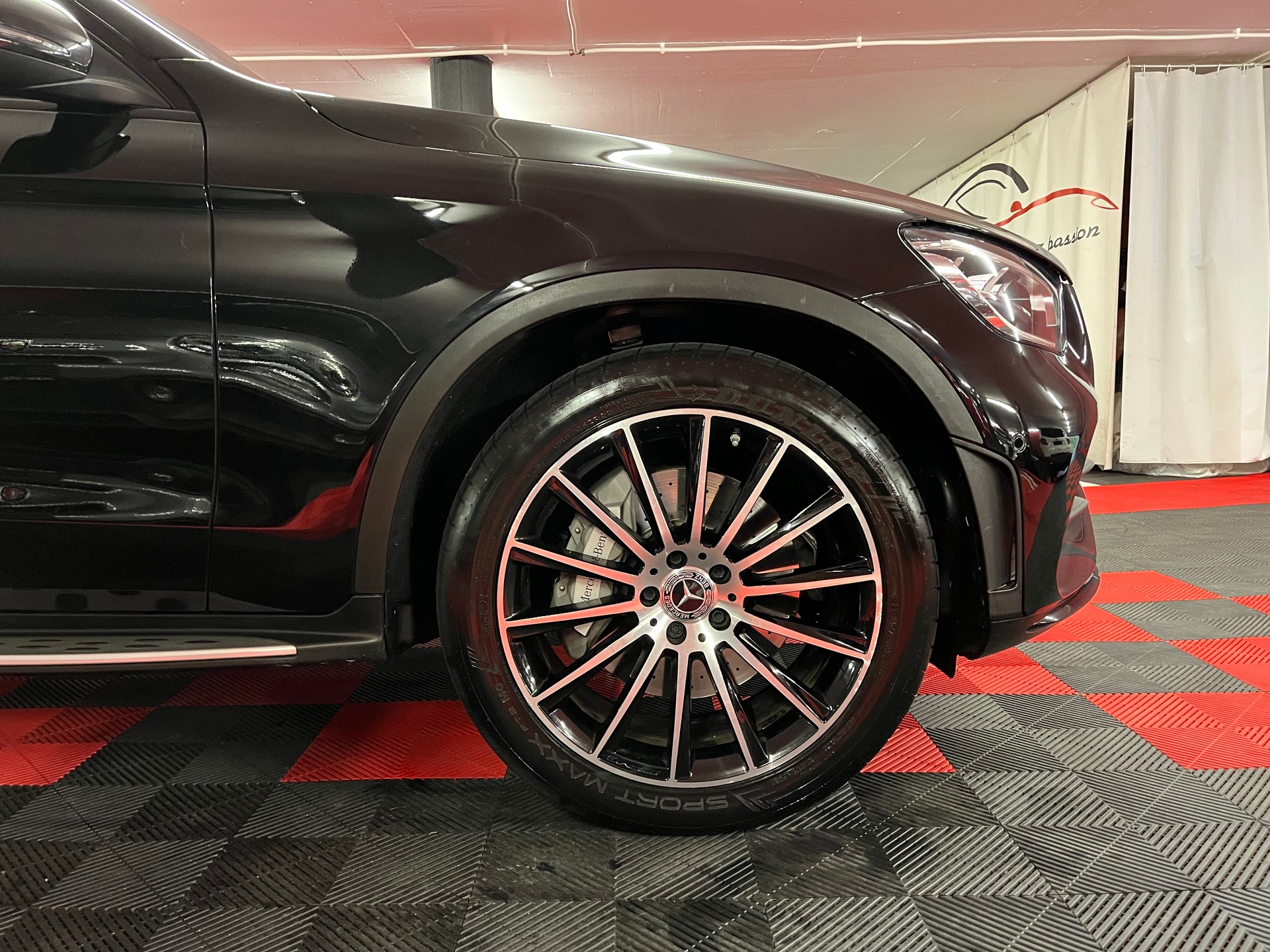 MERCEDES-BENZ GLC Coupé 200 AMG Line 4Matic 9G-Tronic-image-4