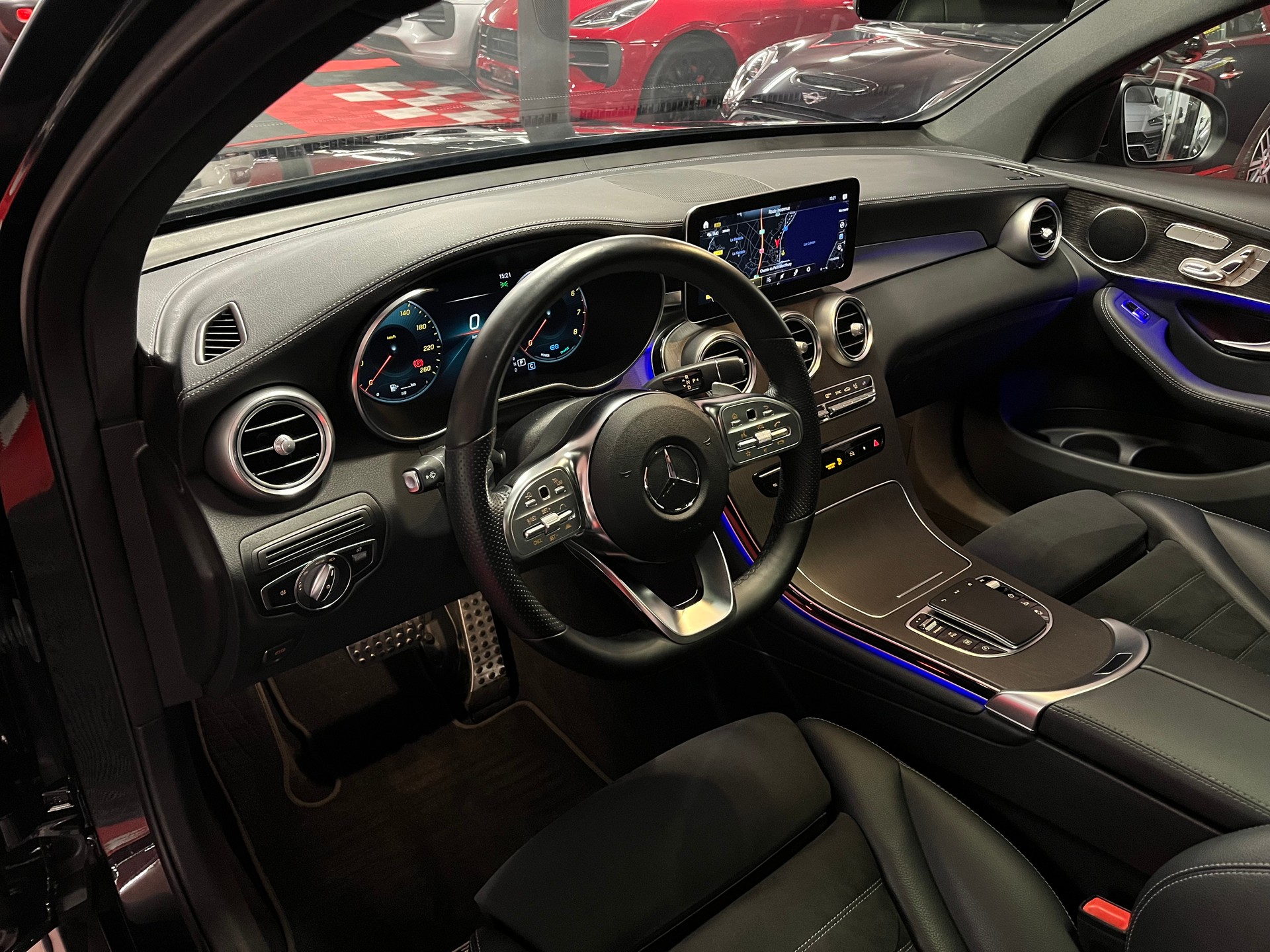 MERCEDES-BENZ GLC Coupé 200 AMG Line 4Matic 9G-Tronic-image-11