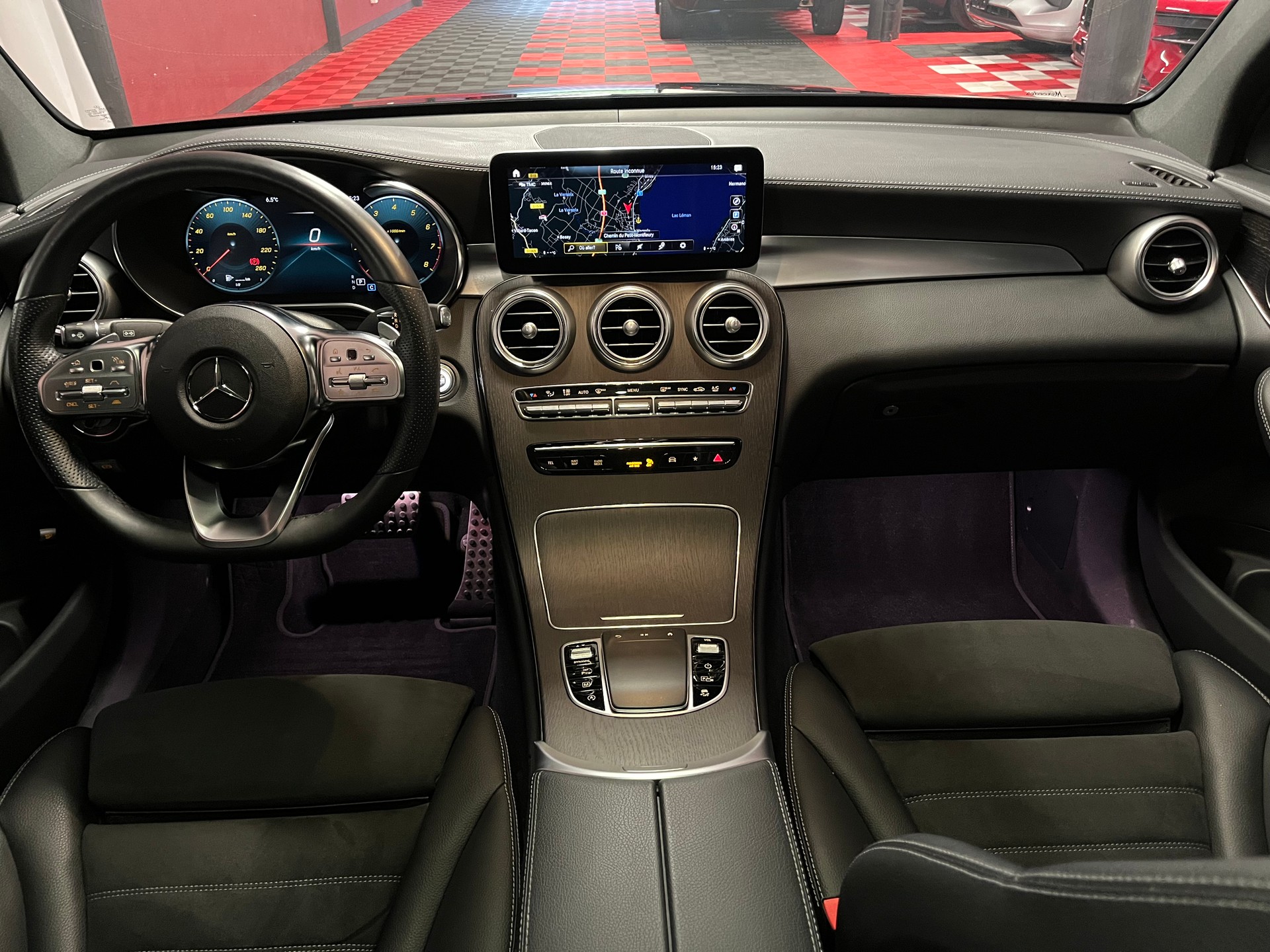 MERCEDES-BENZ GLC Coupé 200 AMG Line 4Matic 9G-Tronic-image-14