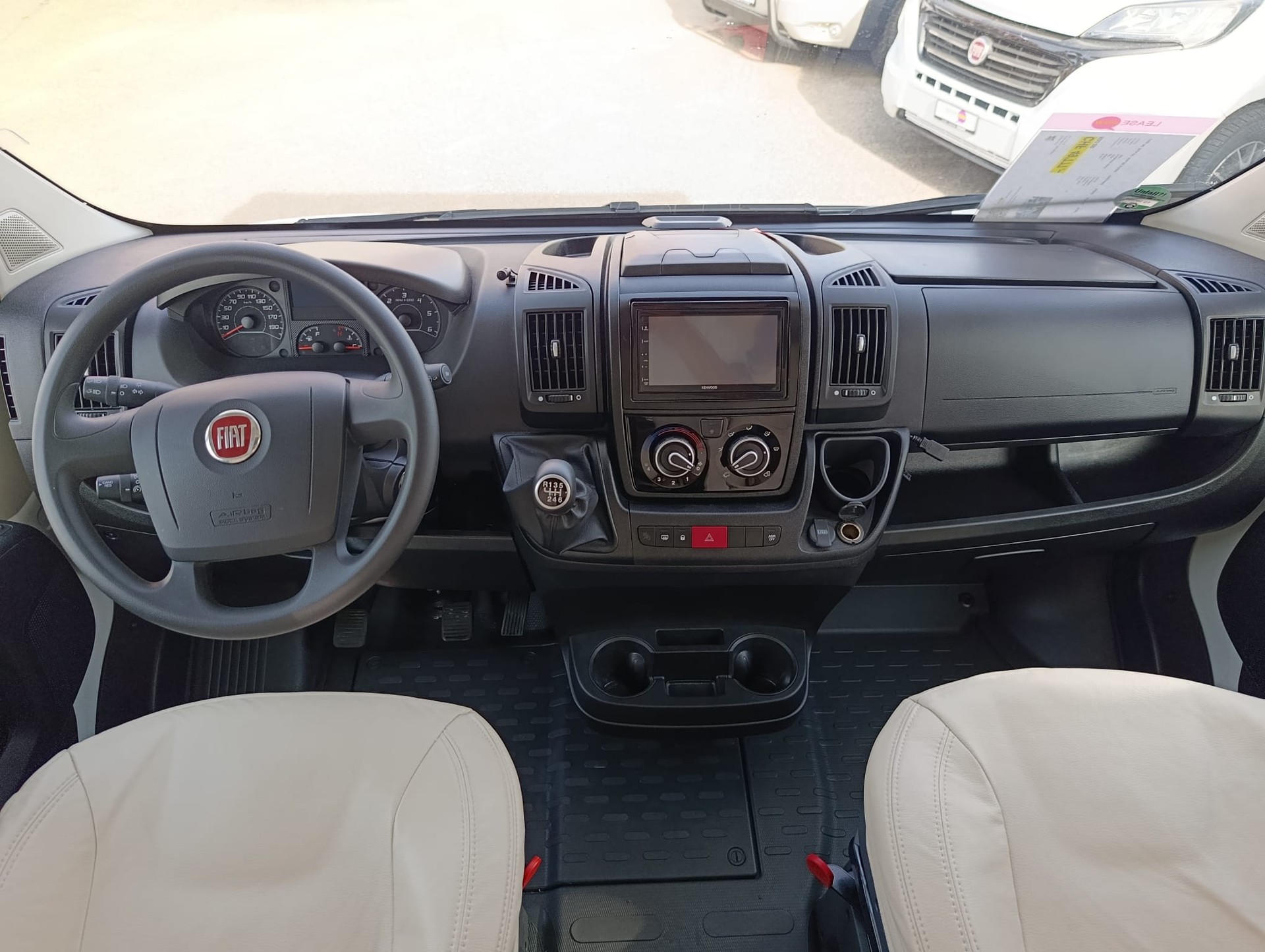 XGO 250*** Das Raumwunder Platz für die ganze Familie***Königsbett*Hubbett*2er Veloträger*Multimedia*RFkamera*Fahrerhausverd.*-image-17