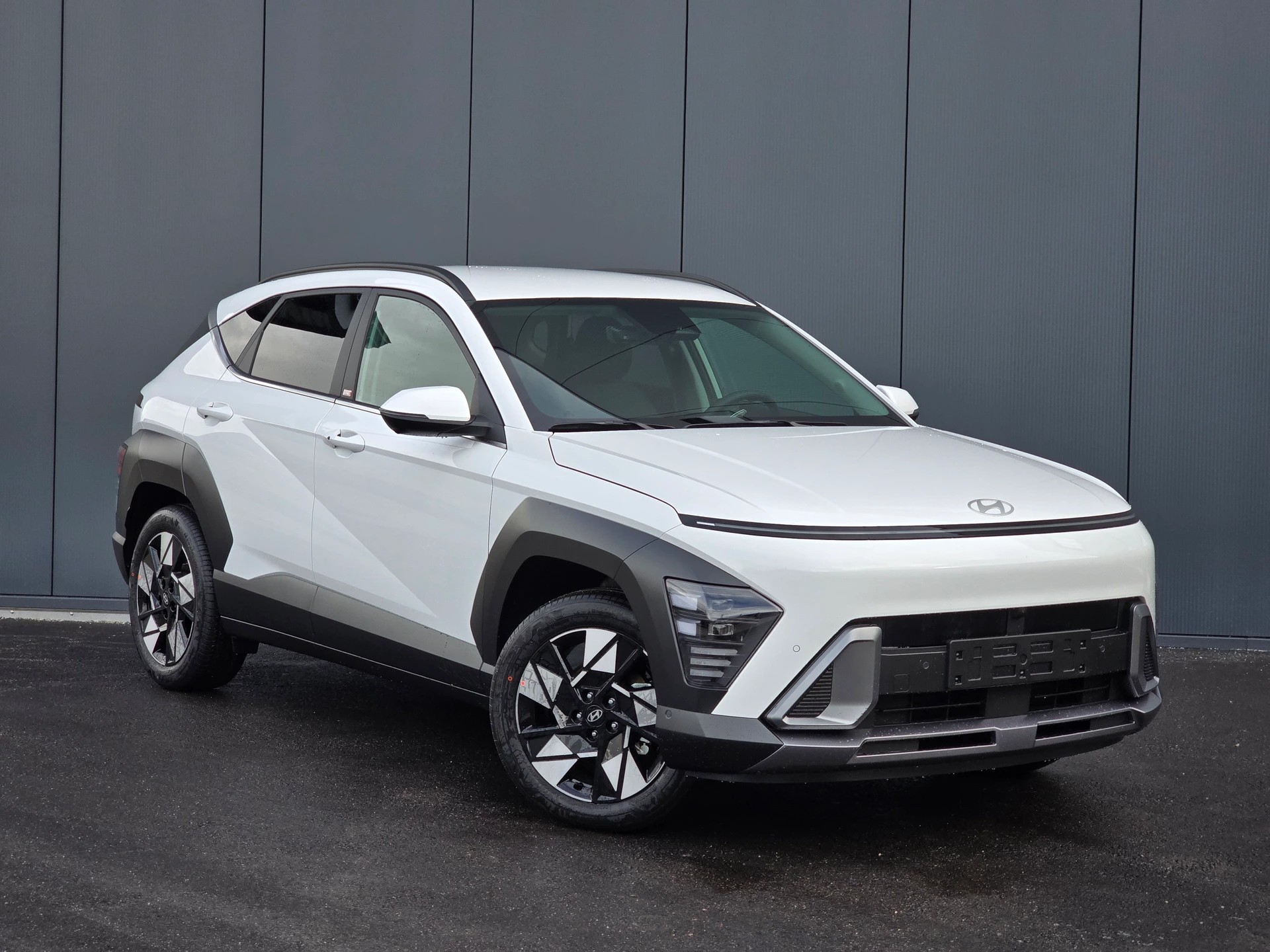 HYUNDAI Kona 1.6 HEV Amplia-image-0