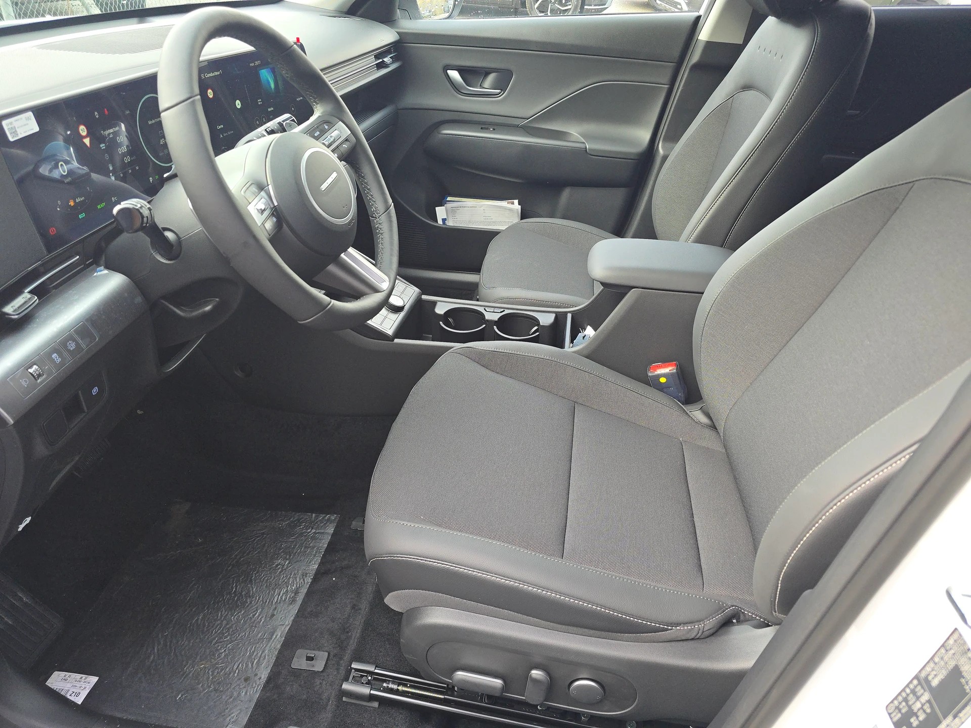 HYUNDAI Kona 1.6 HEV Amplia-image-2