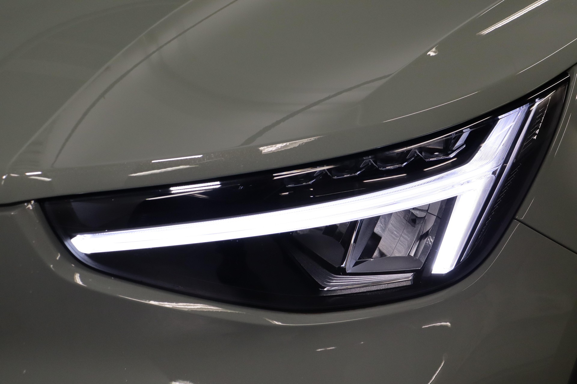 VOLVO XC40 E80 Plus-image-16
