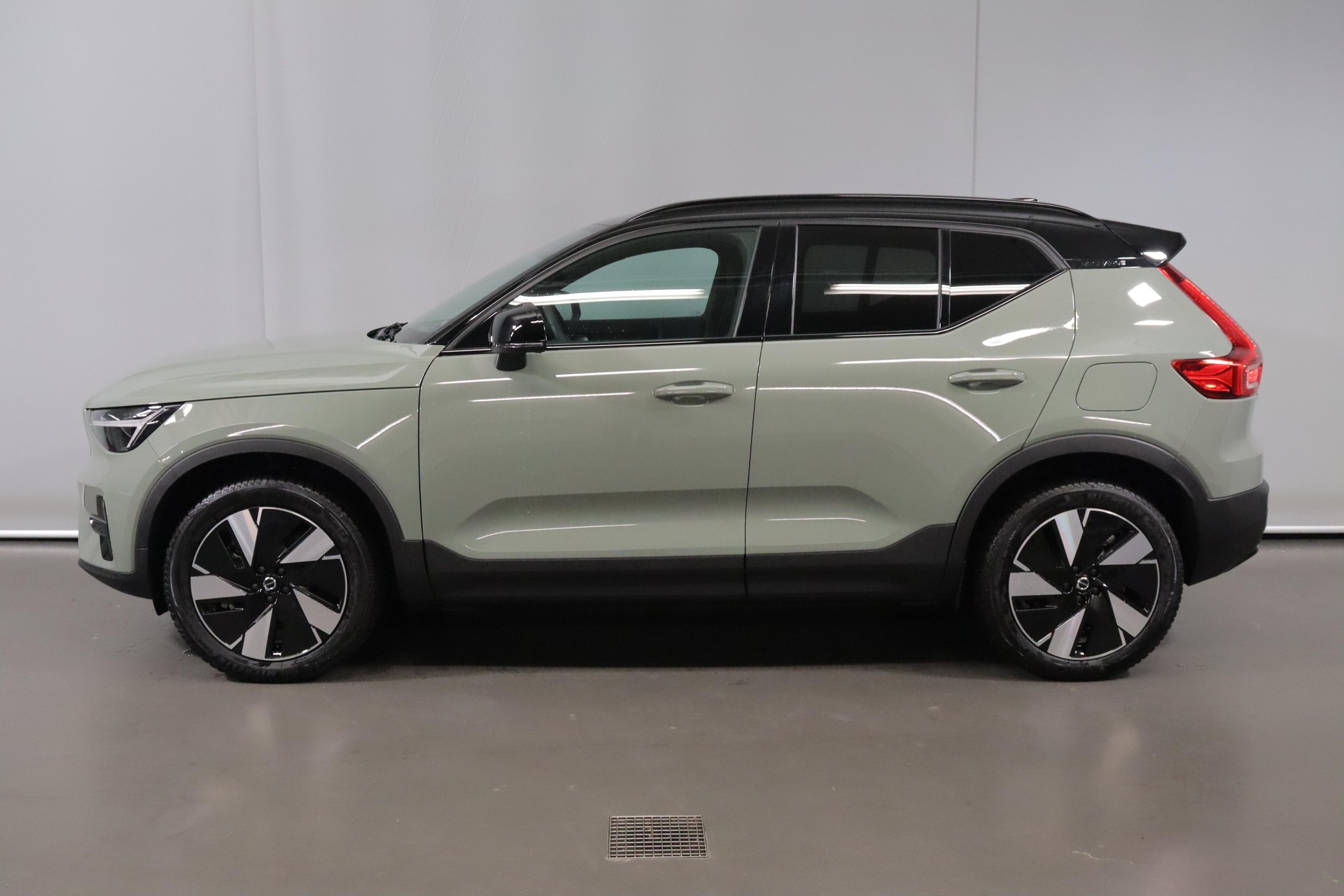 VOLVO XC40 E80 Plus-image-5