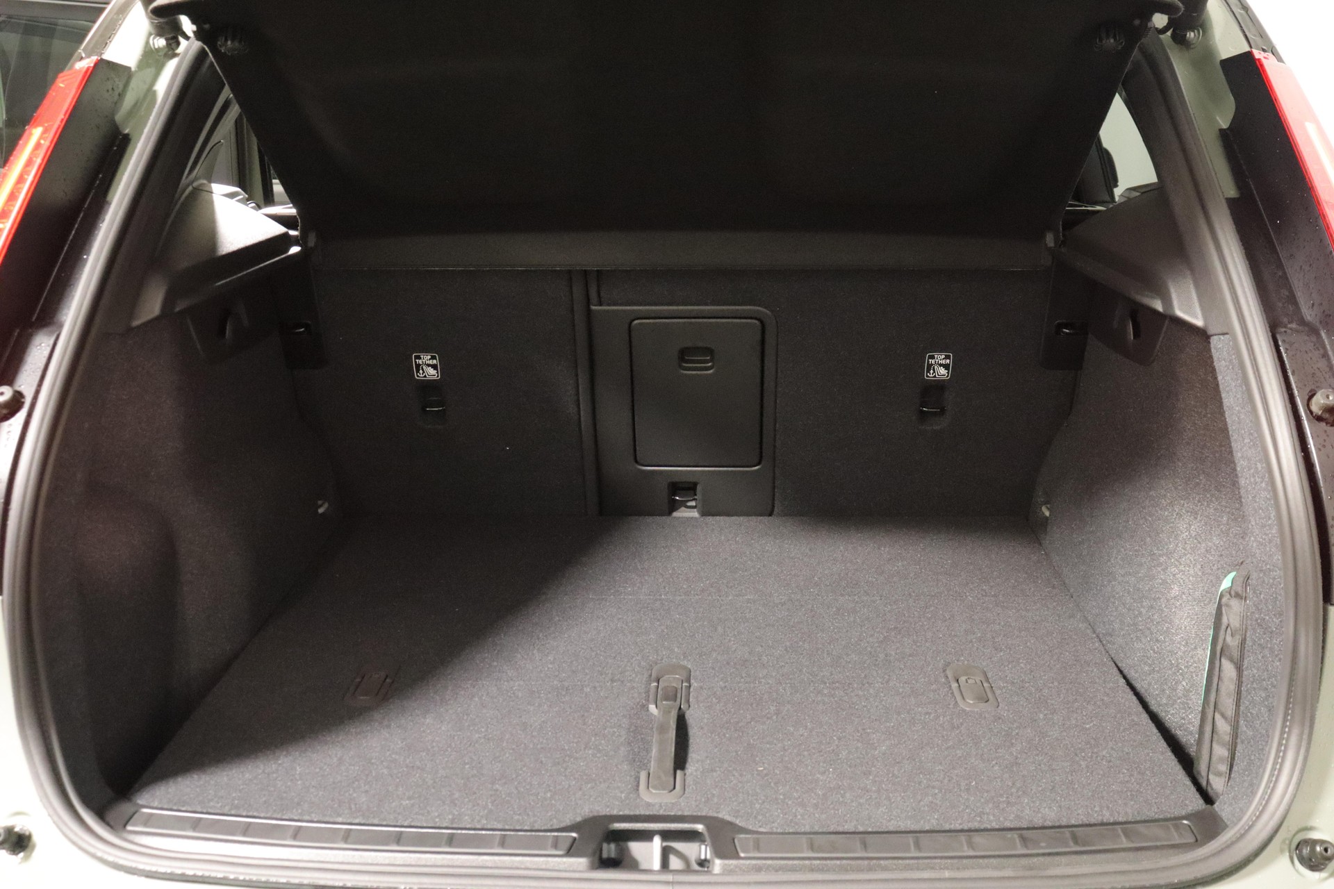 VOLVO XC40 E80 Plus-image-12