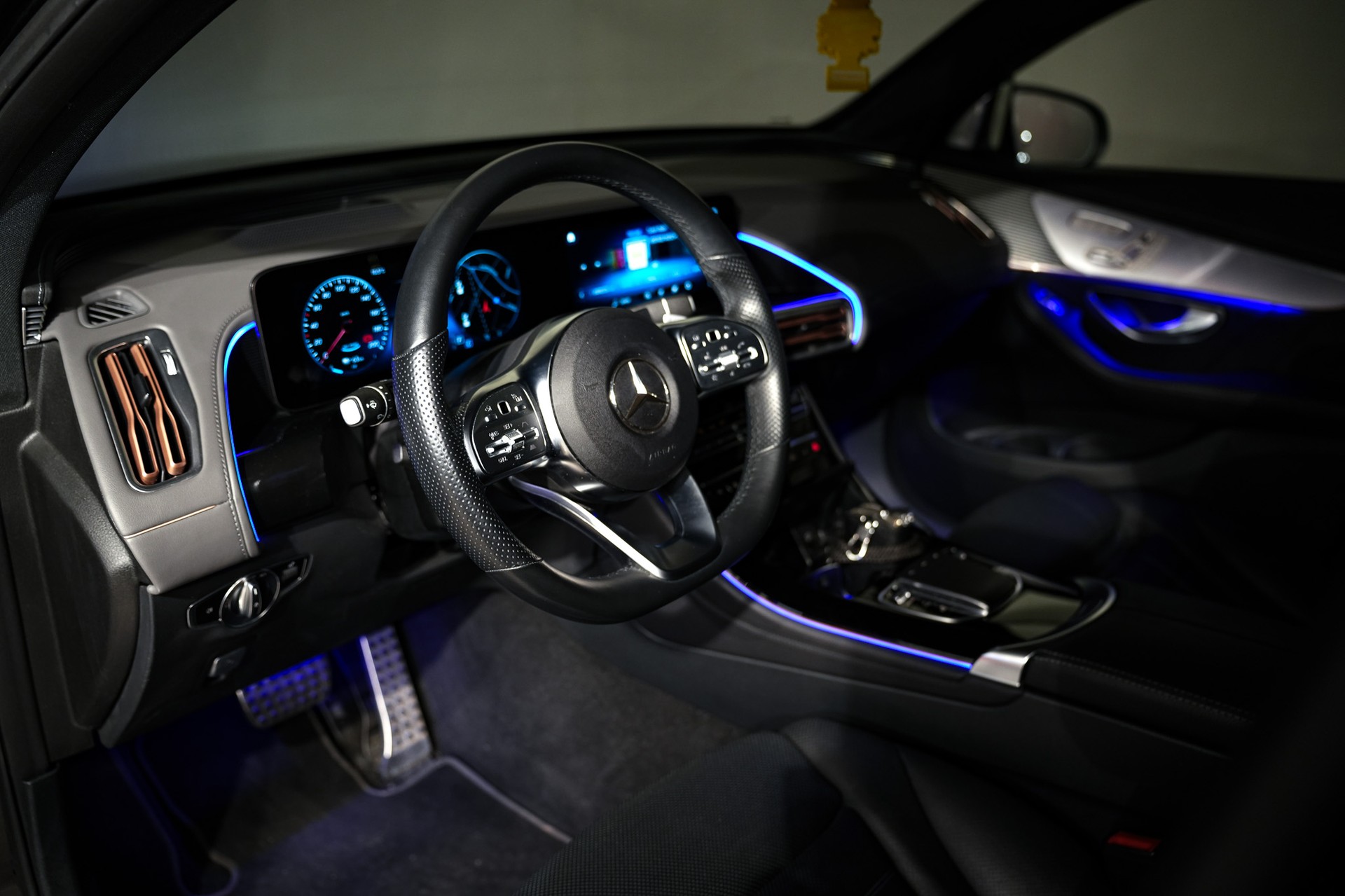 MERCEDES-BENZ EQC 400 AMG Line 4Matic-image-15